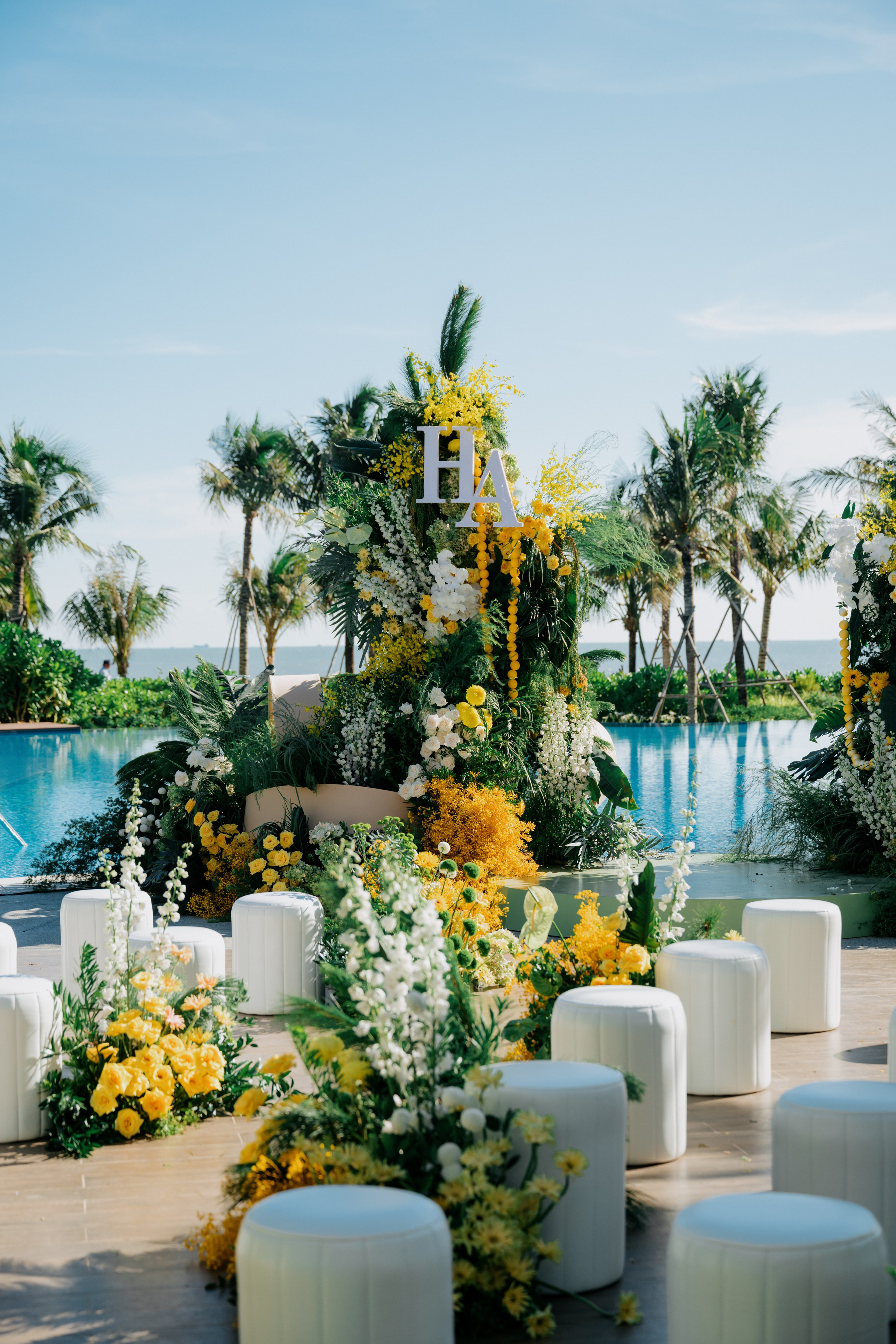 DUC HOANG & HUONG ANH / The Vows. Saigon Wedding Present | Art Beyond Moments