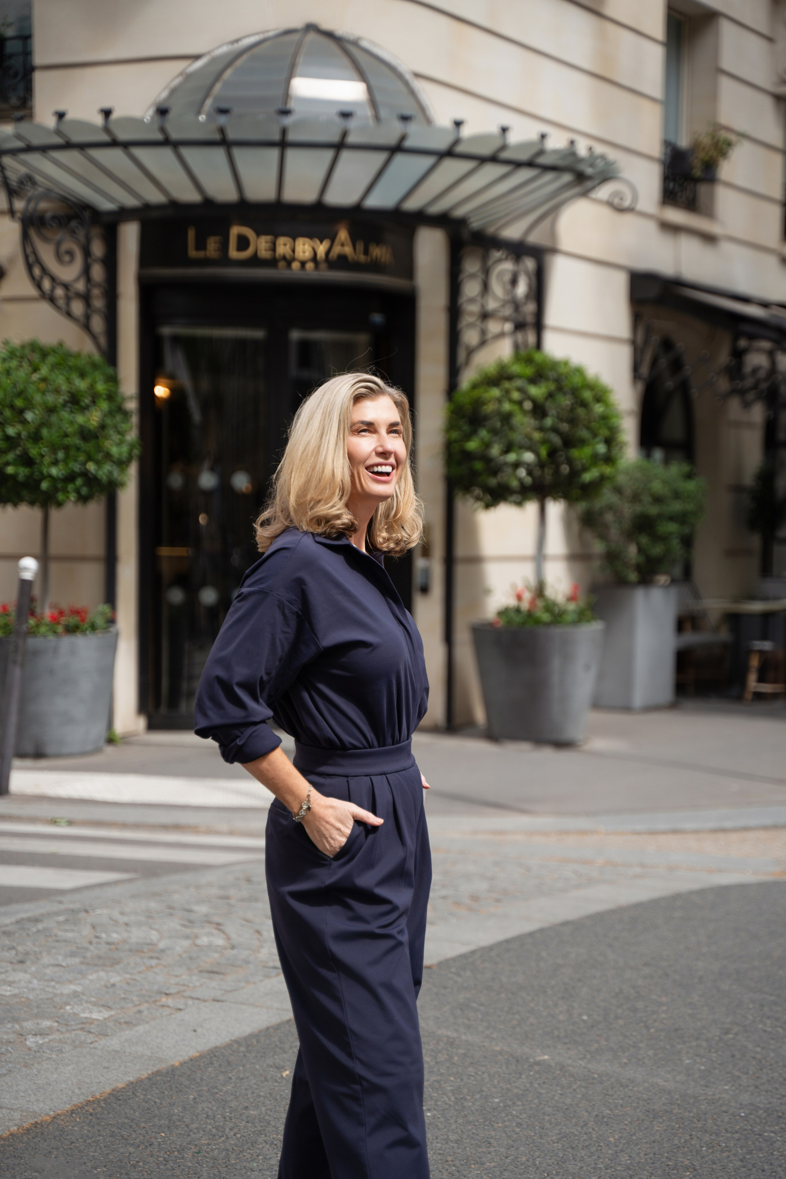 Content Nadia (2.5 hours). Photographer in Paris|Solo and groups, portraits & content, couples photo-shoot in Paris at the best locations