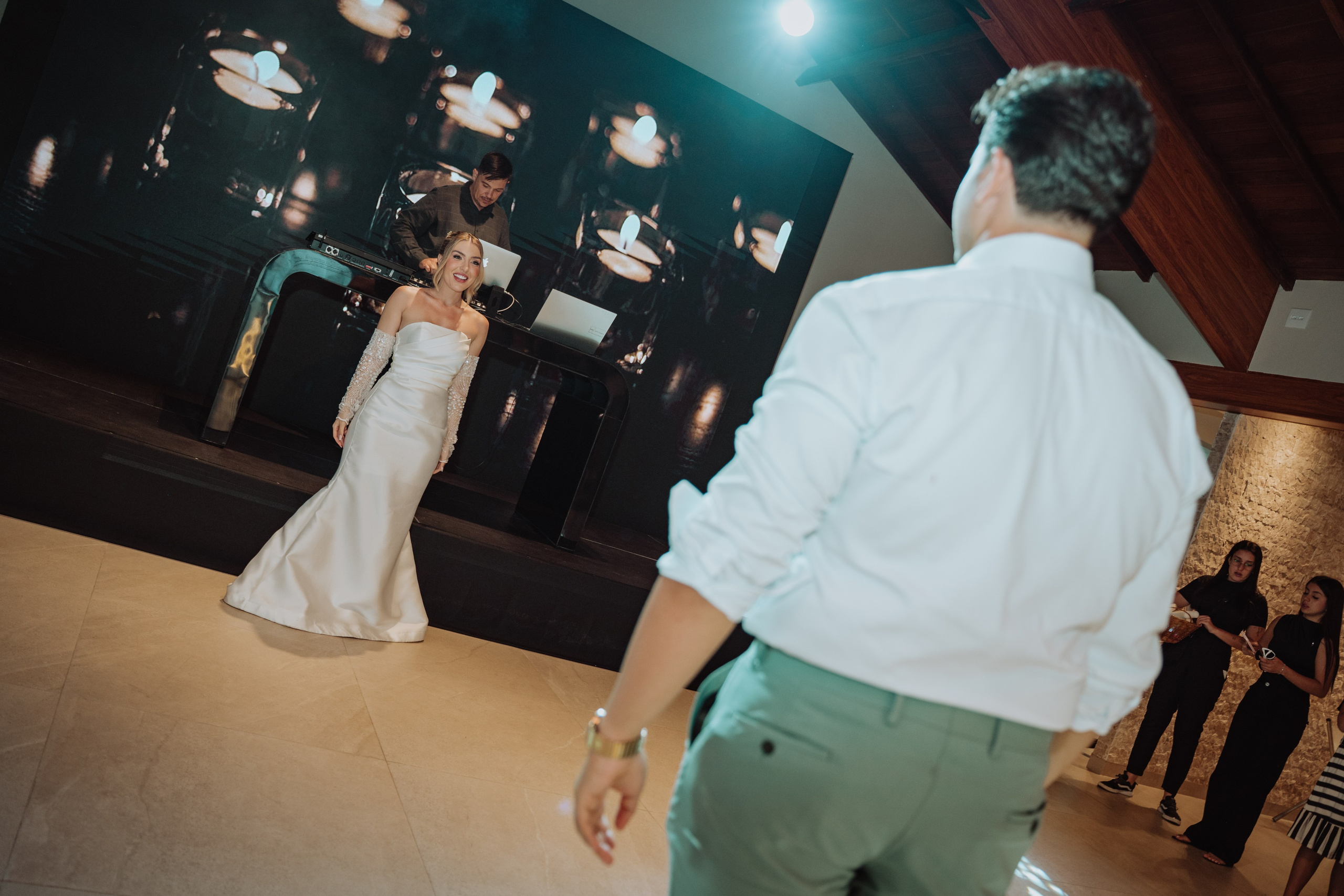 Leticia & Armado. O Casal Dos Noivos