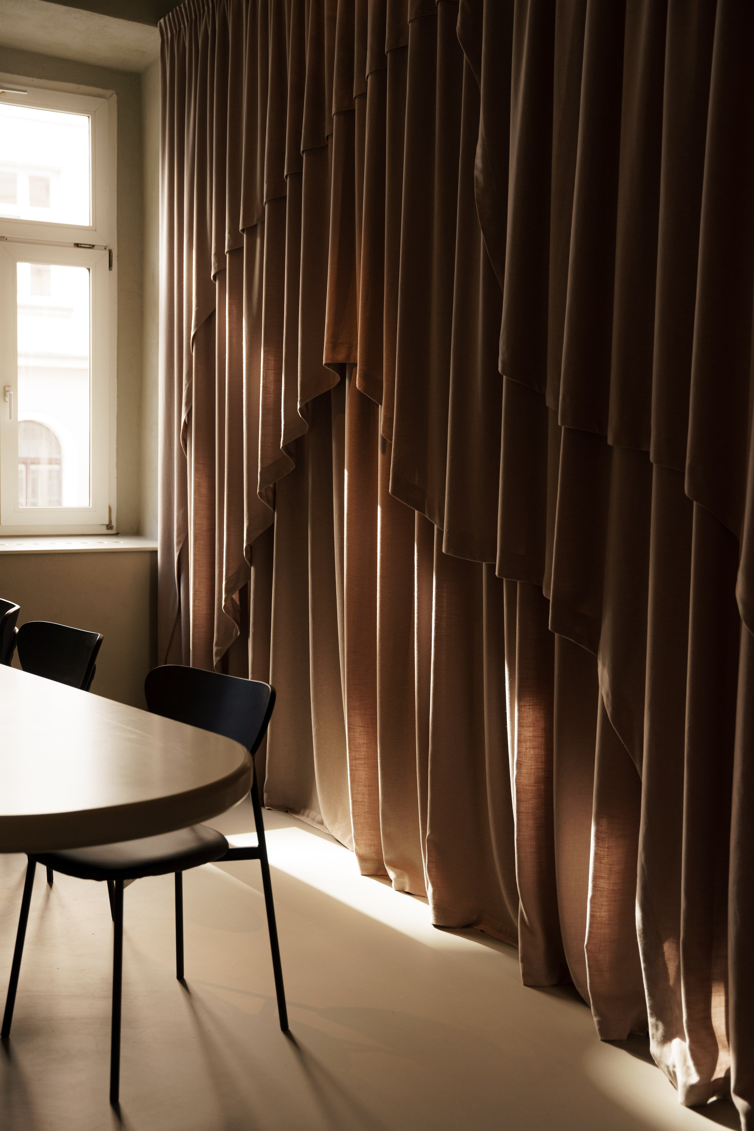 EFSY | Coffee & Cocktail Bar | Prague