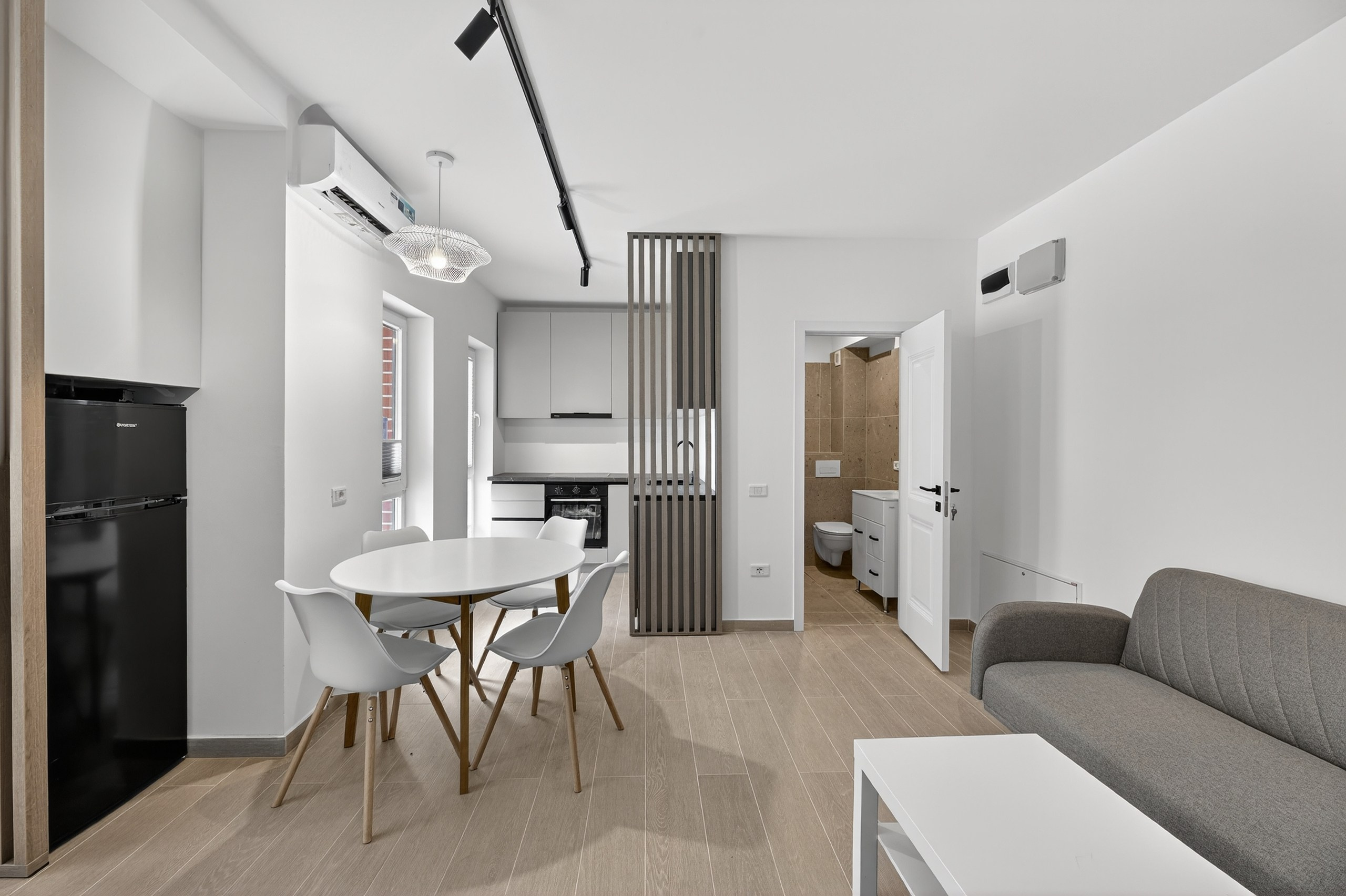 INTERIOR - REALESTATE. Samuel Ciobanu