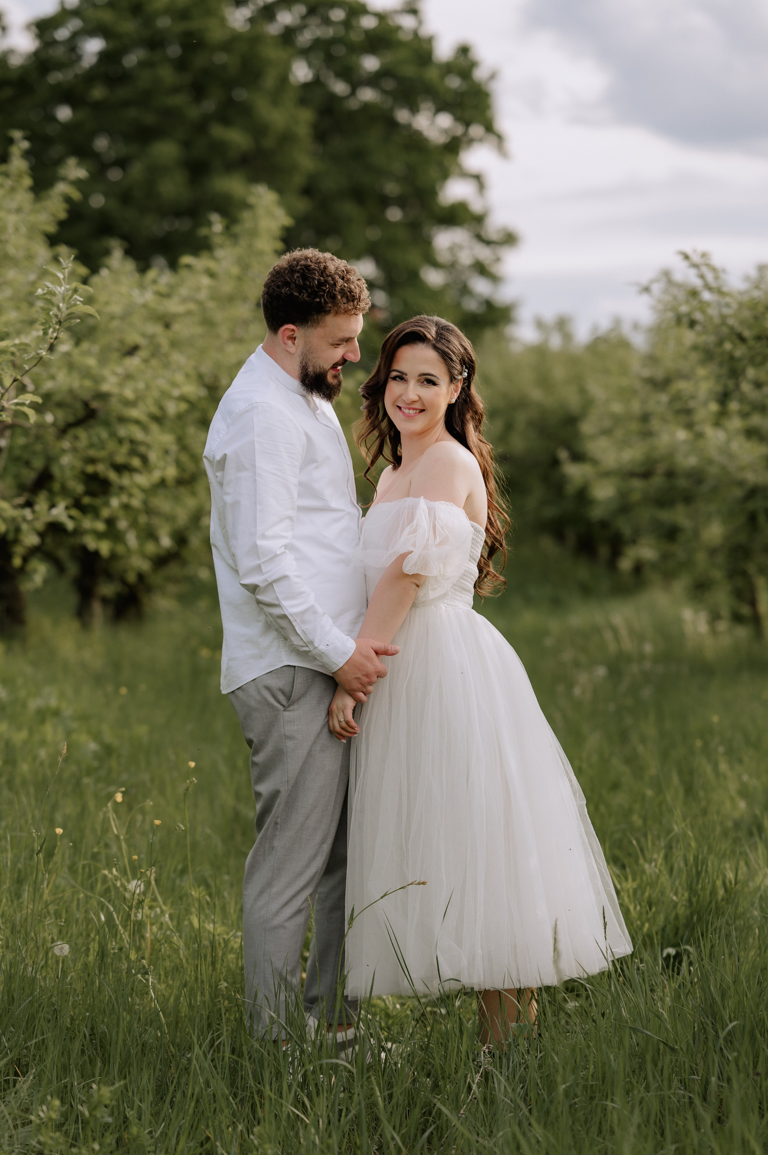 Magda + Andrei | Lovers in the garden. Proud Vision Weddings | Wedding Photography & Film — Servicii profesionale Foto Video Nunta Iasi