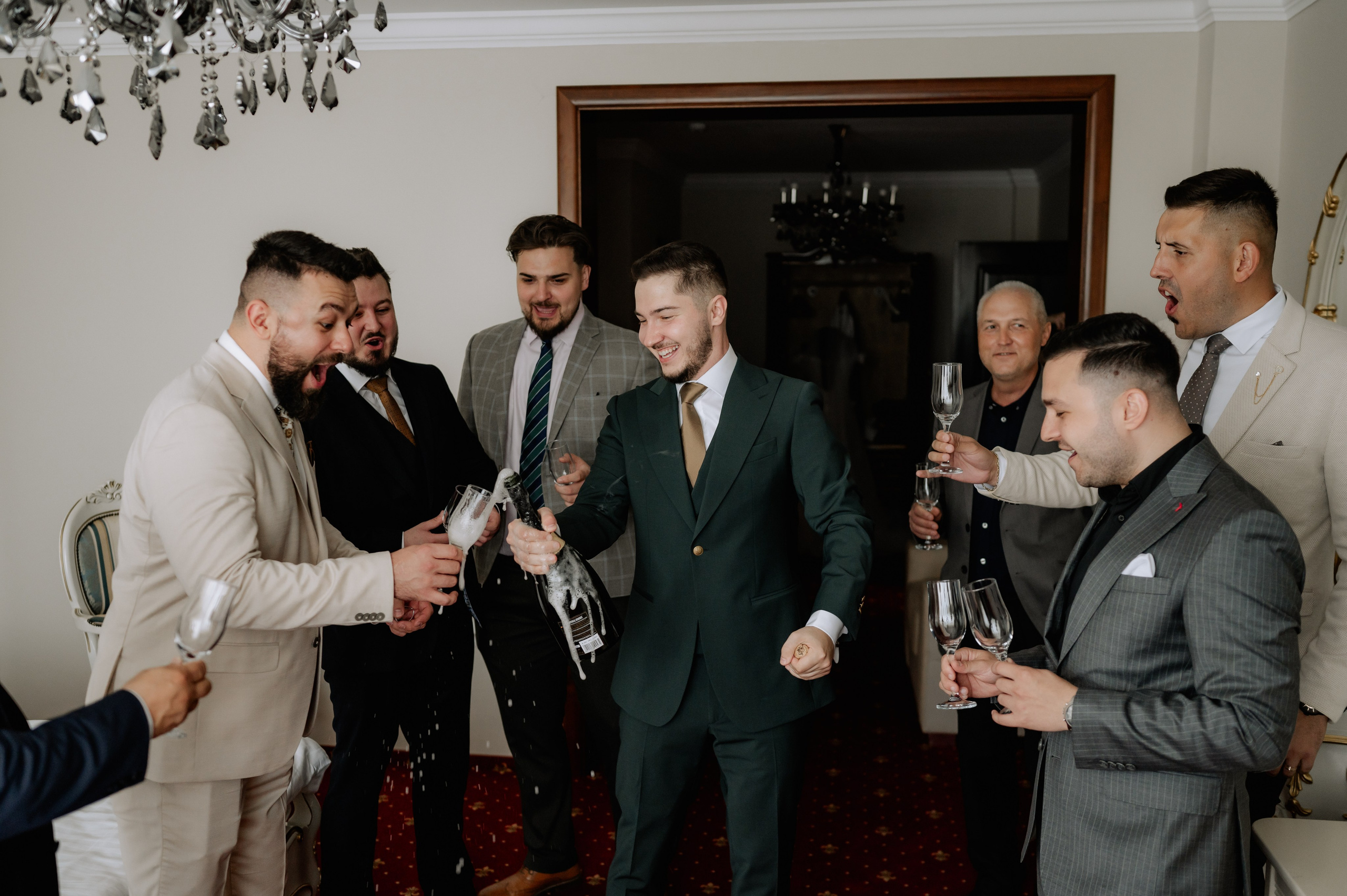 Nunta la Hotel Capitol Iasi. Proud Vision Weddings | Wedding Photography & Film — Servicii profesionale Foto Video Nunta Iasi