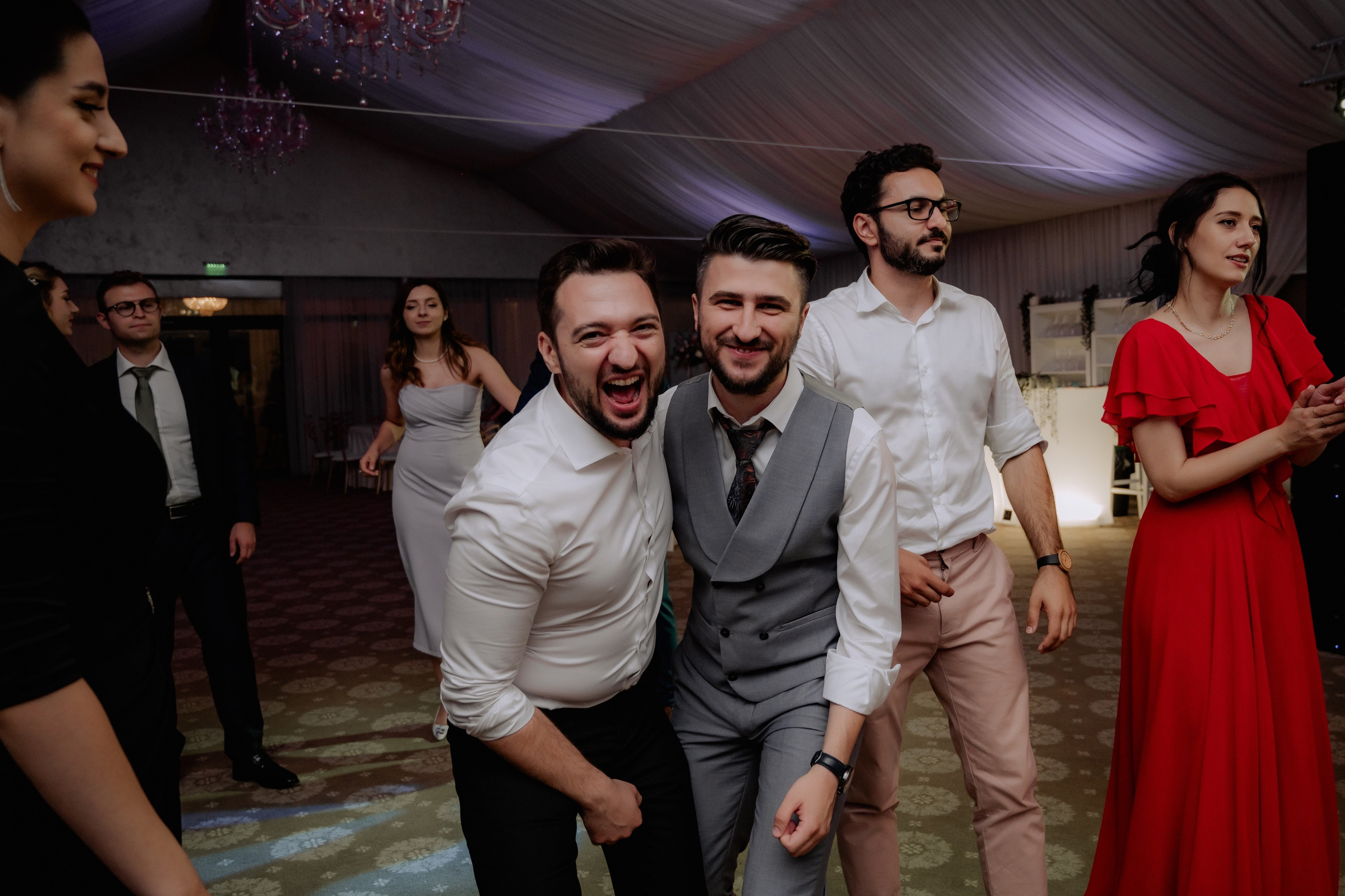 Fotograf Nunta Bucuresti la Baroque Events and Garden. Proud Vision Weddings | Wedding Photography & Film — Servicii profesionale Foto Video Nunta Iasi