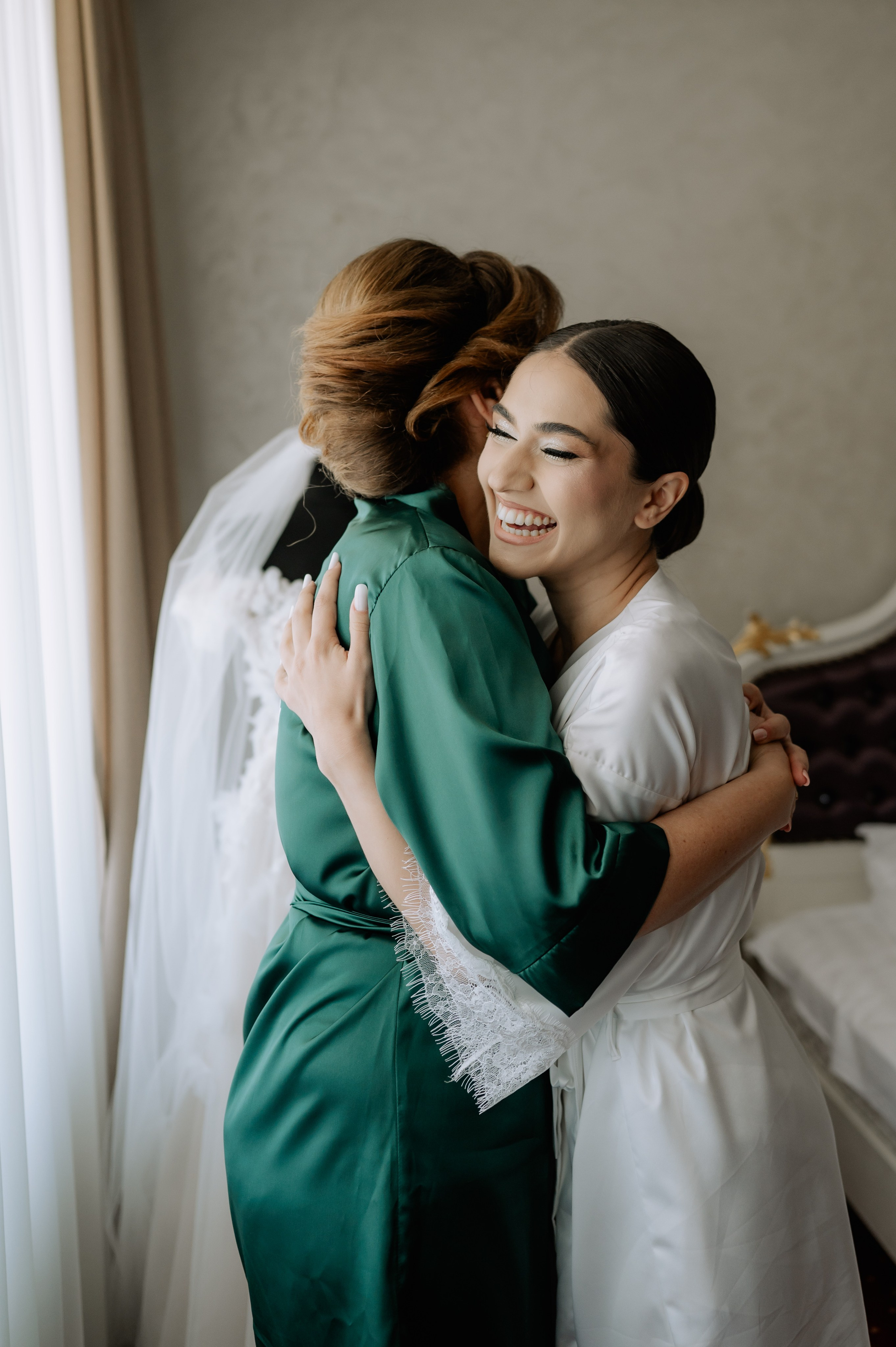 Nunta la Hotel Capitol Iasi. Proud Vision Weddings | Wedding Photography & Film — Servicii profesionale Foto Video Nunta Iasi