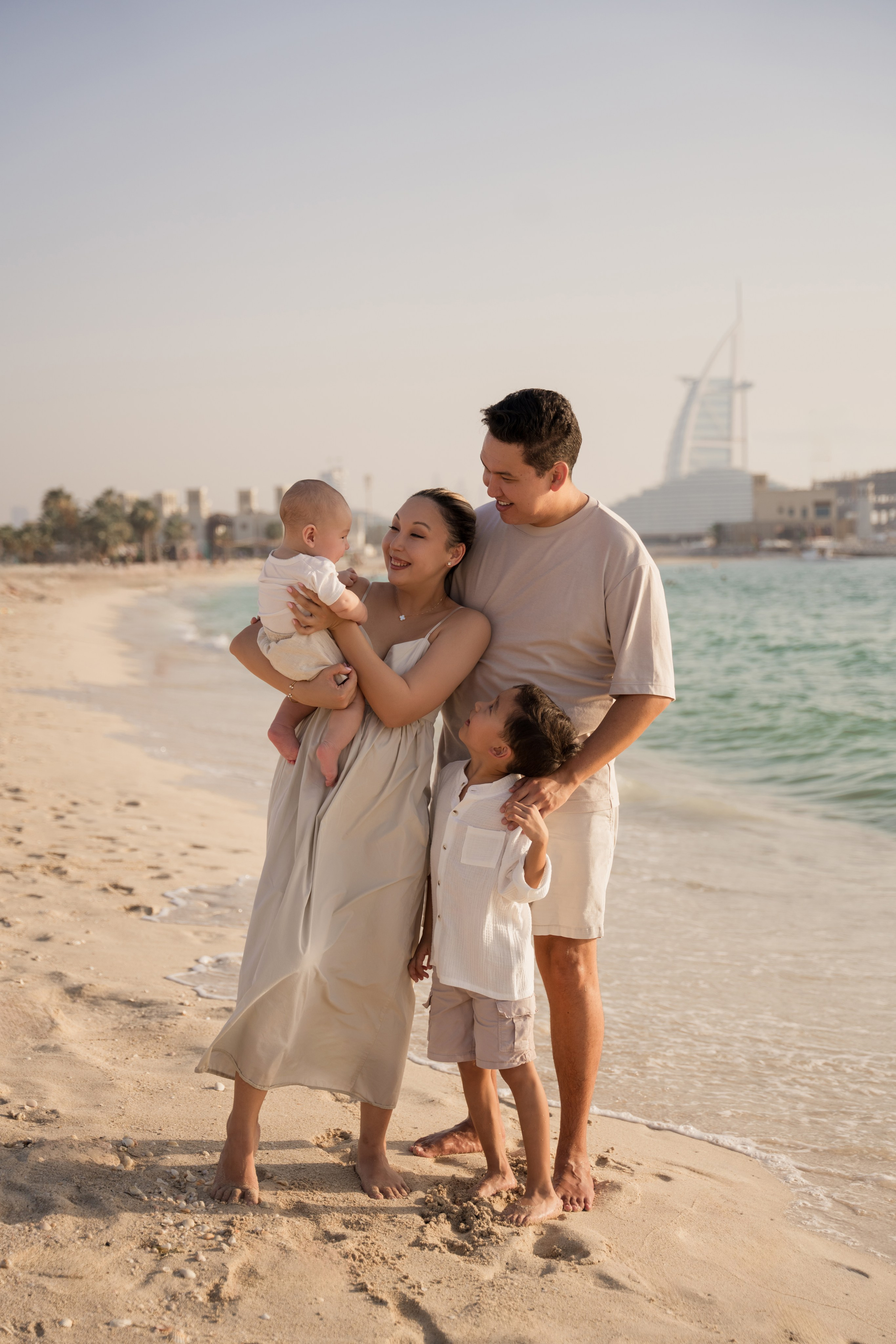 Waves and sun. Angela Iakovleva — Family Photographer in Dubai