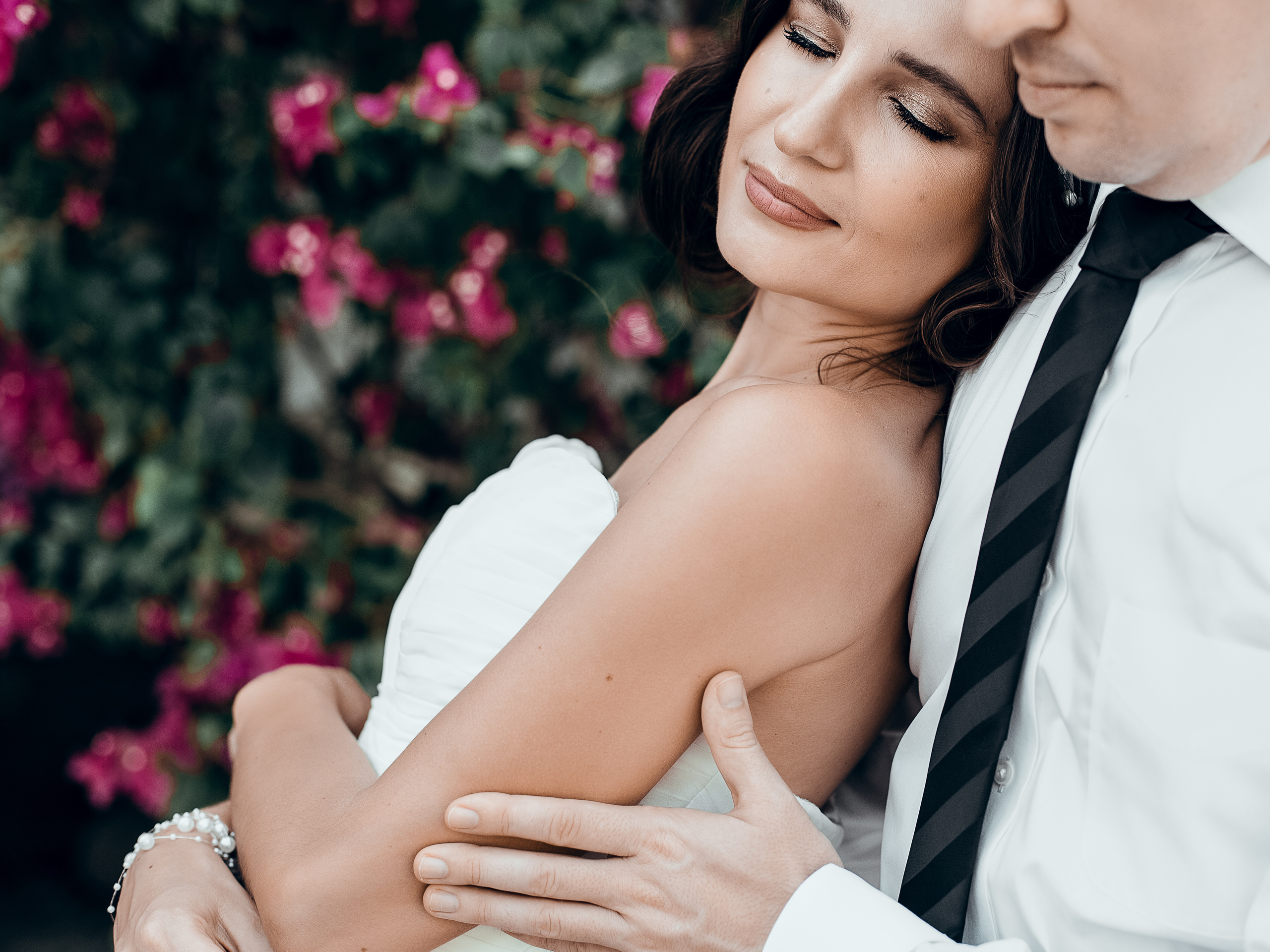 Prewedding photoshoot in Dubai. Wedding female photo and video studio in UAE