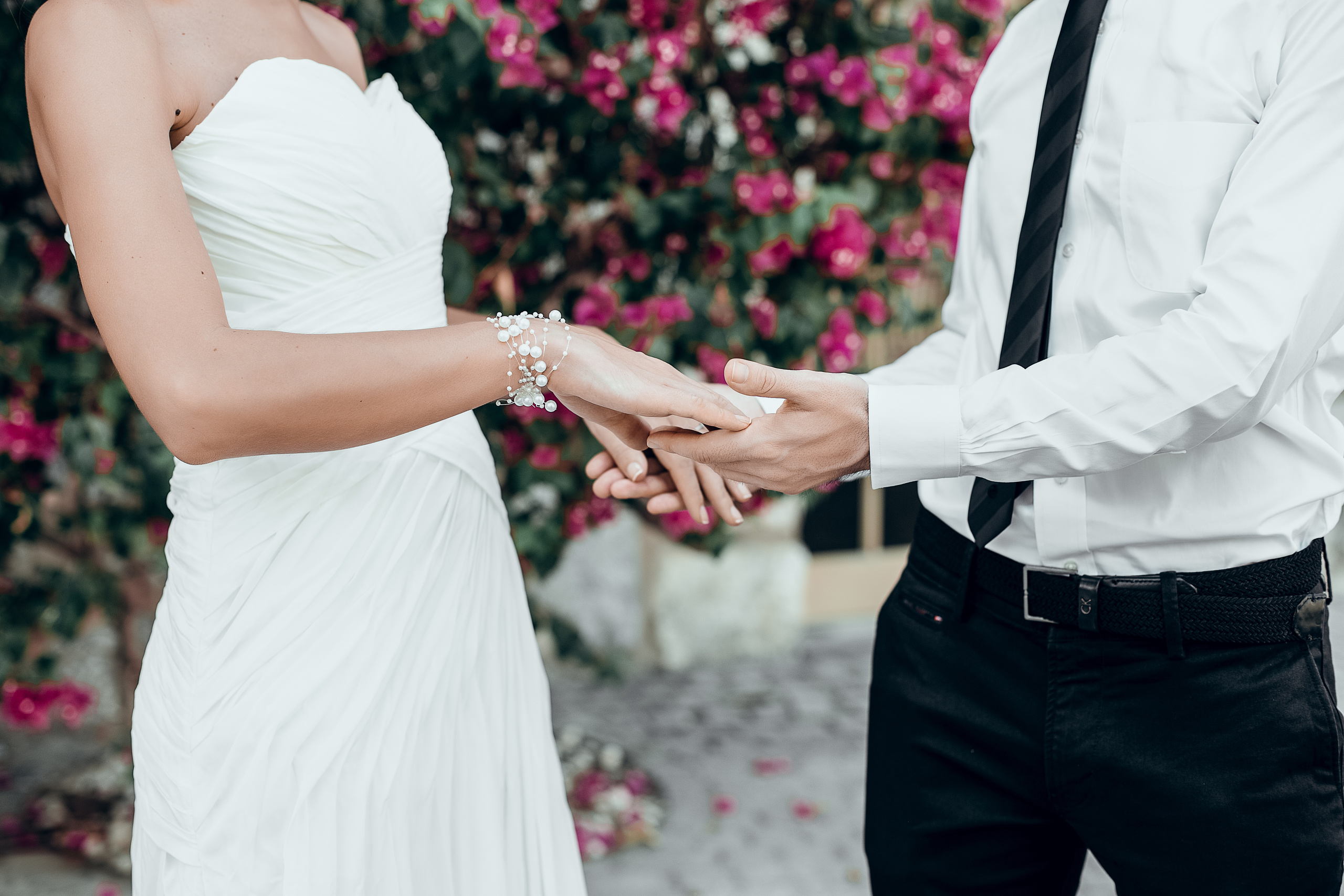 Prewedding photoshoot in Dubai. Wedding female photo and video studio in UAE