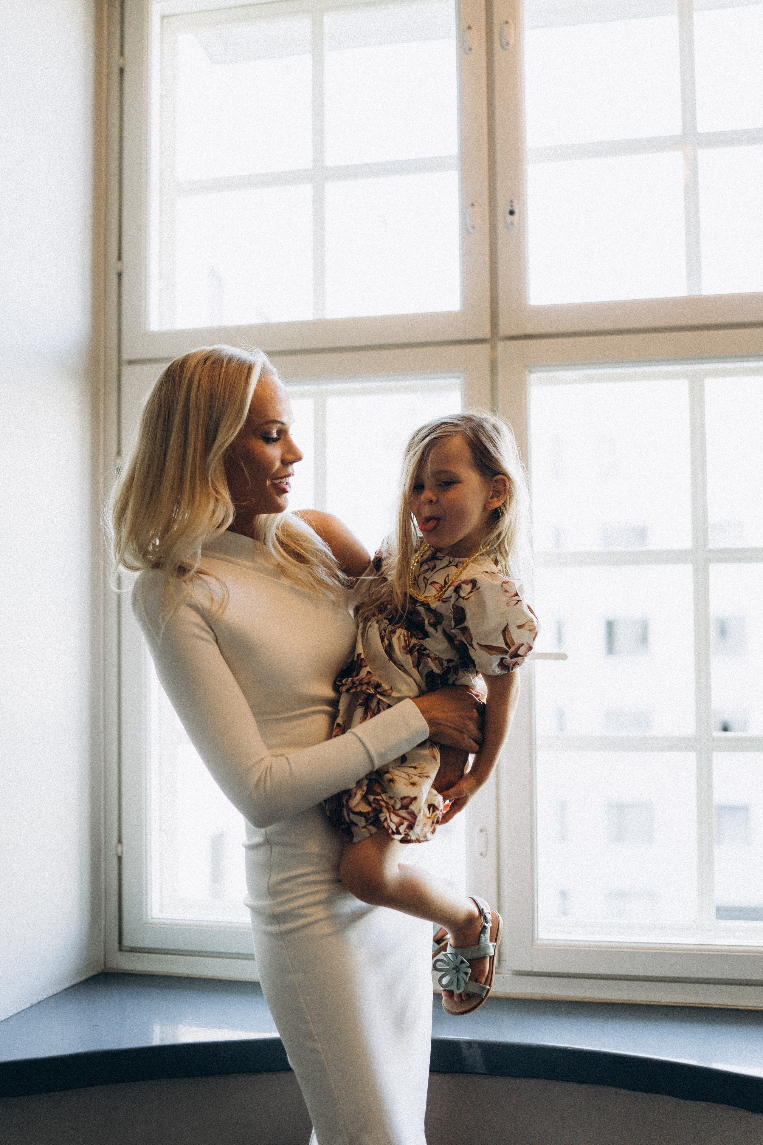 L&H. Wedding and potrait photographer in Helsinki Vickan O