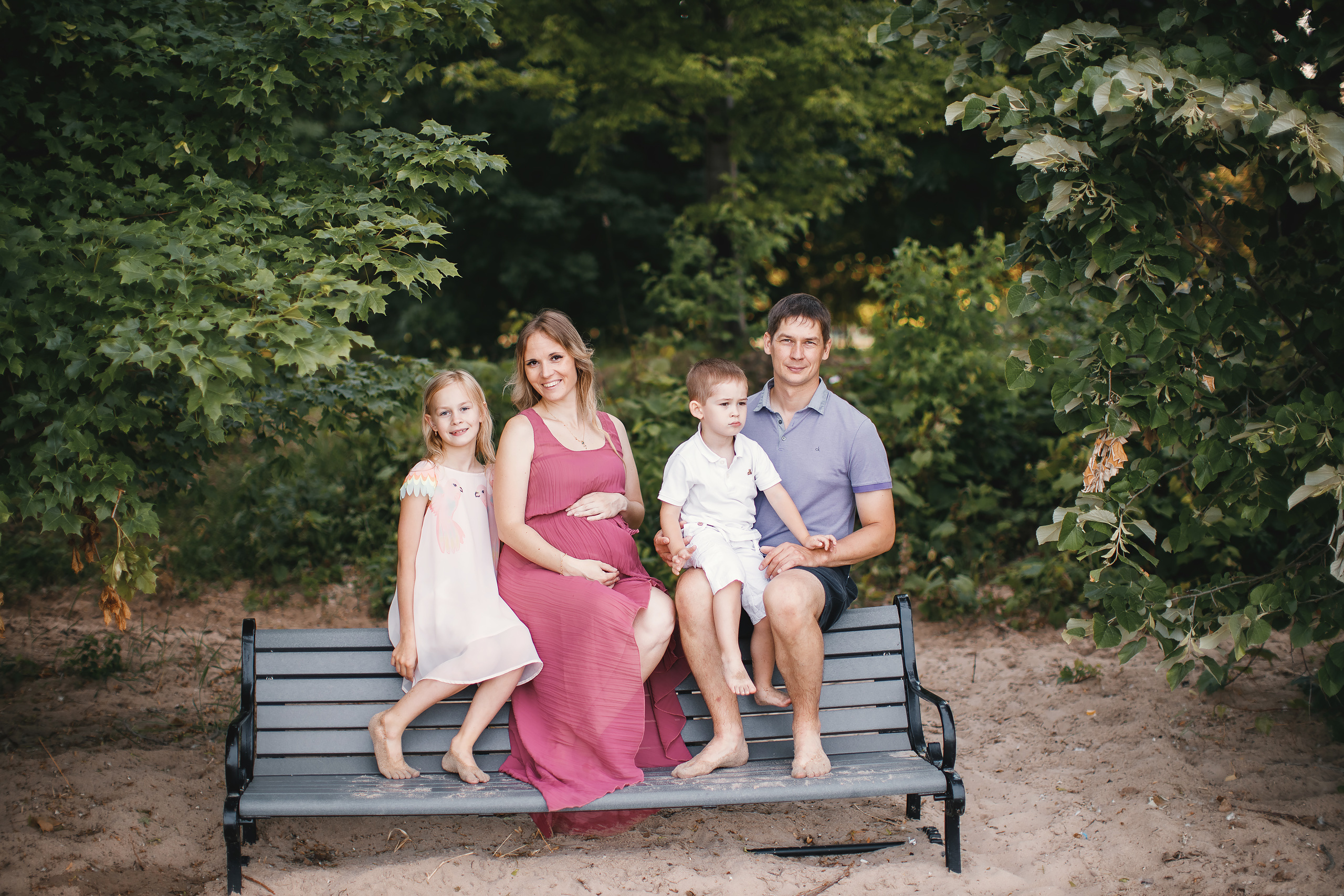 21,06,2020 Walk to the beach. Wedding family event photographer in Chicago Nick Yushevich