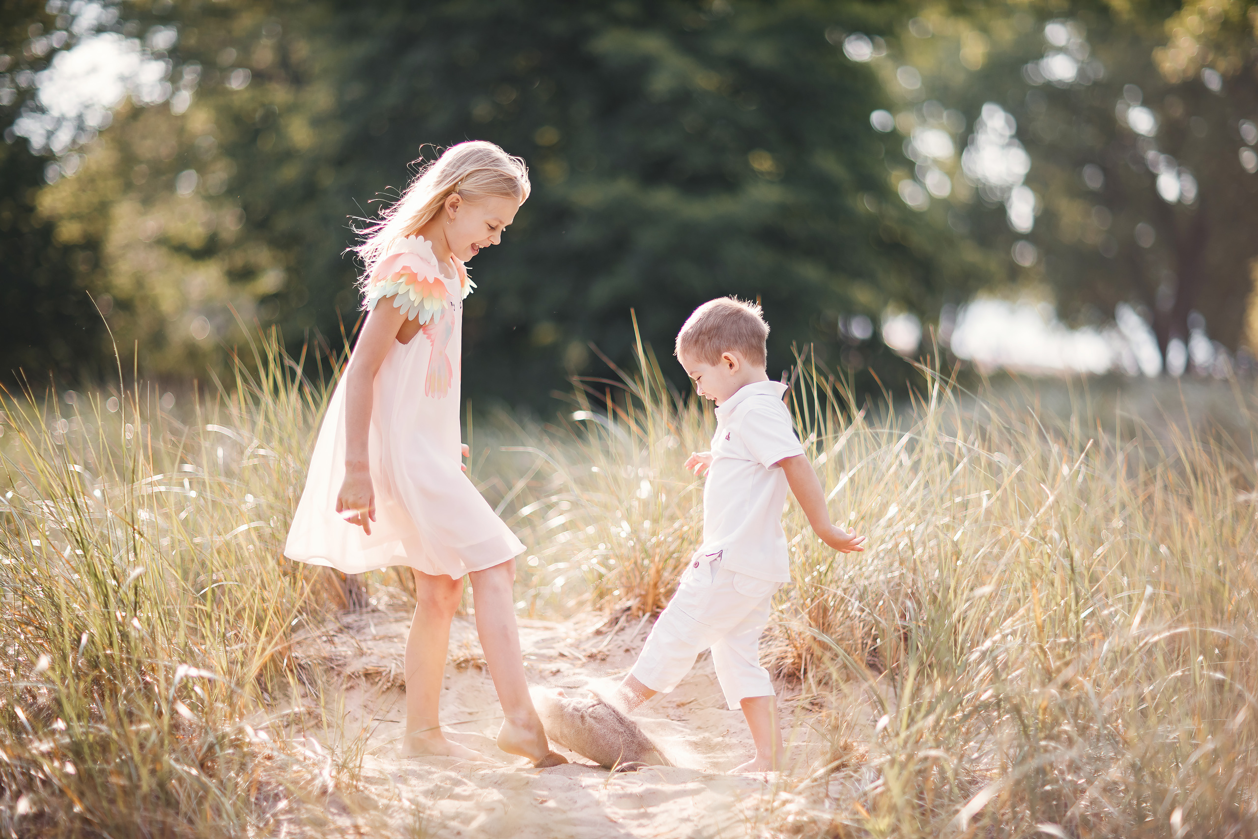 21,06,2020 Walk to the beach. Wedding family event photographer in Chicago Nick Yushevich