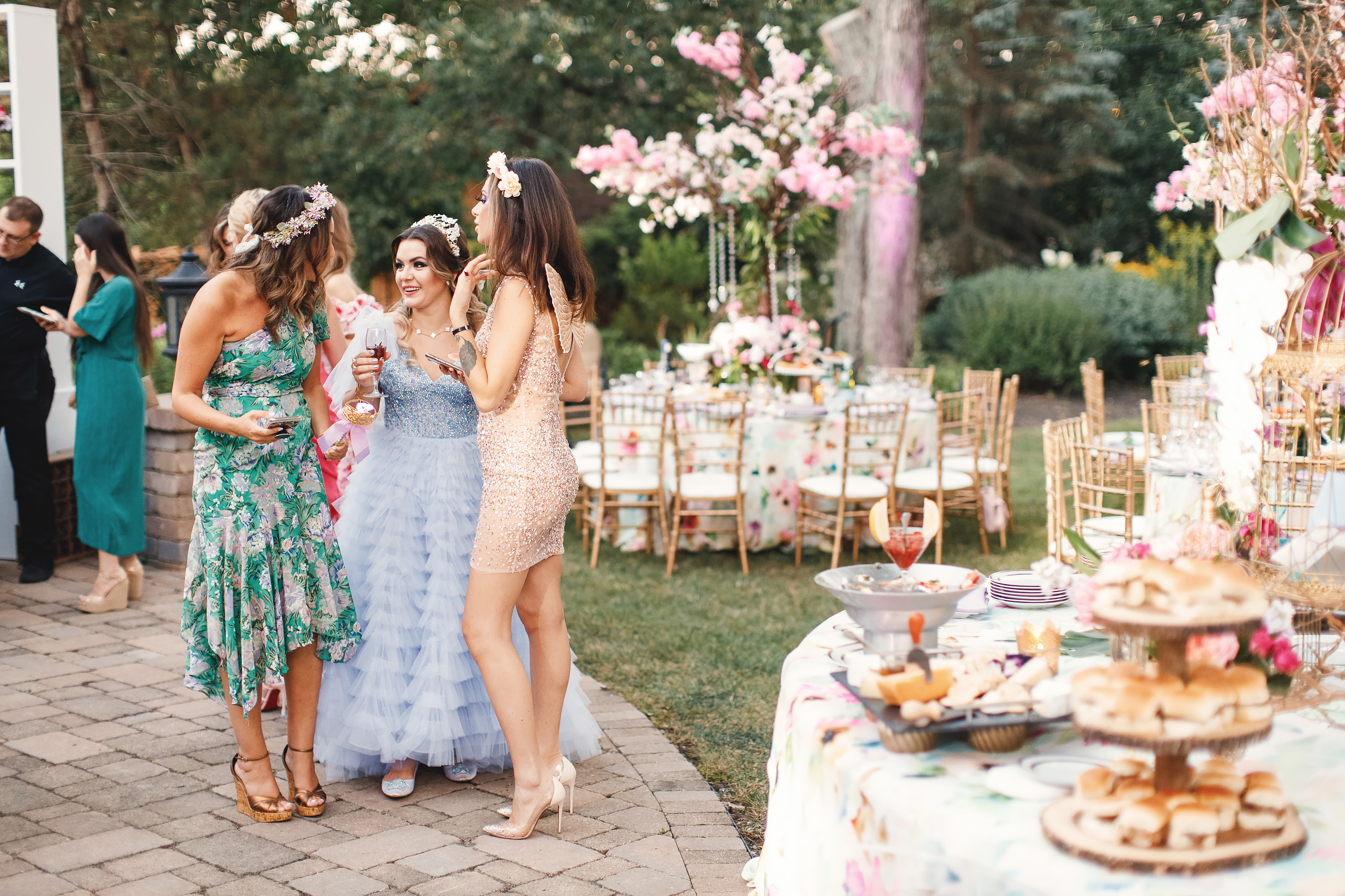 Katrina’s birthday. Wedding family event photographer in Chicago Nick Yushevich