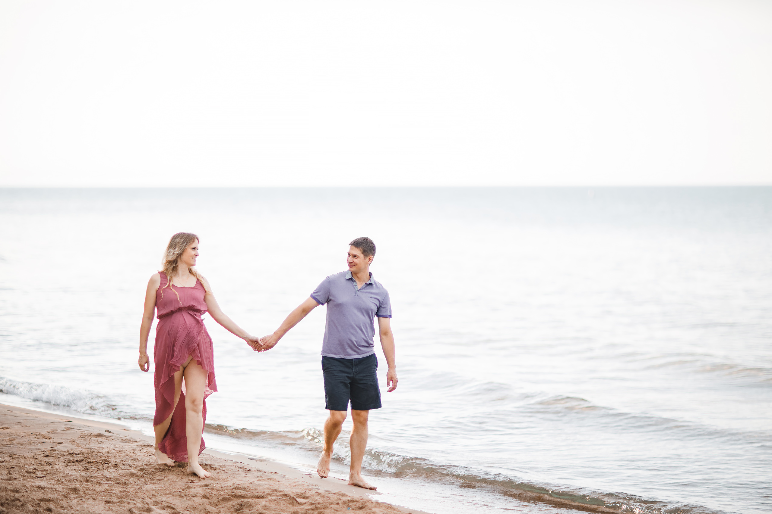 21,06,2020 Walk to the beach. Wedding family event photographer in Chicago Nick Yushevich