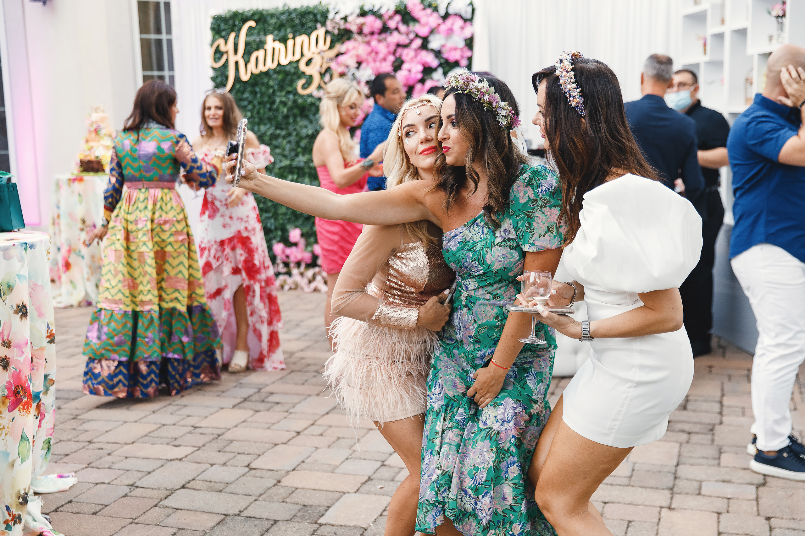 Katrina’s birthday. Wedding family event photographer in Chicago Nick Yushevich