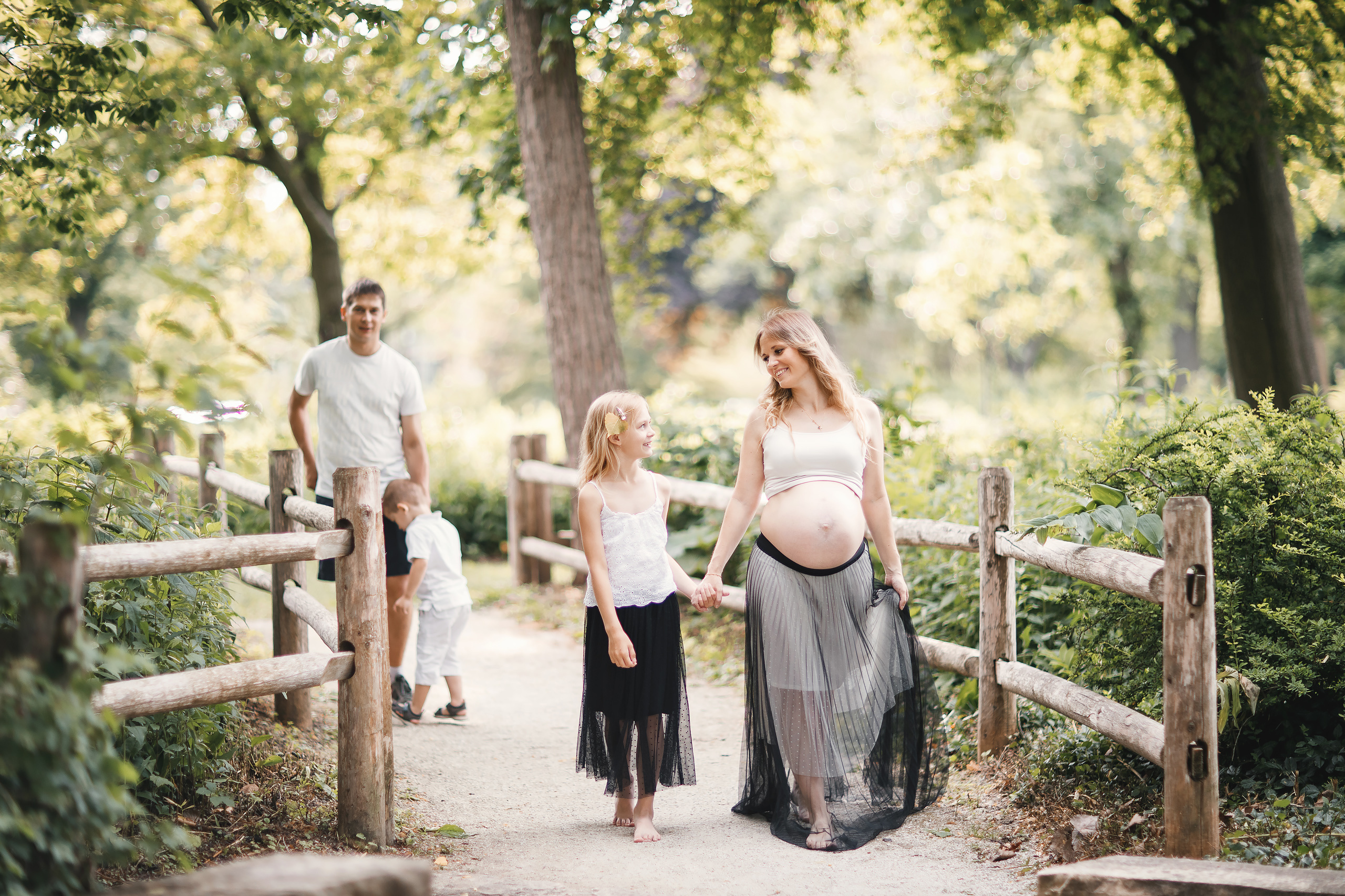 21,06,2020 Walk to the beach. Wedding family event photographer in Chicago Nick Yushevich