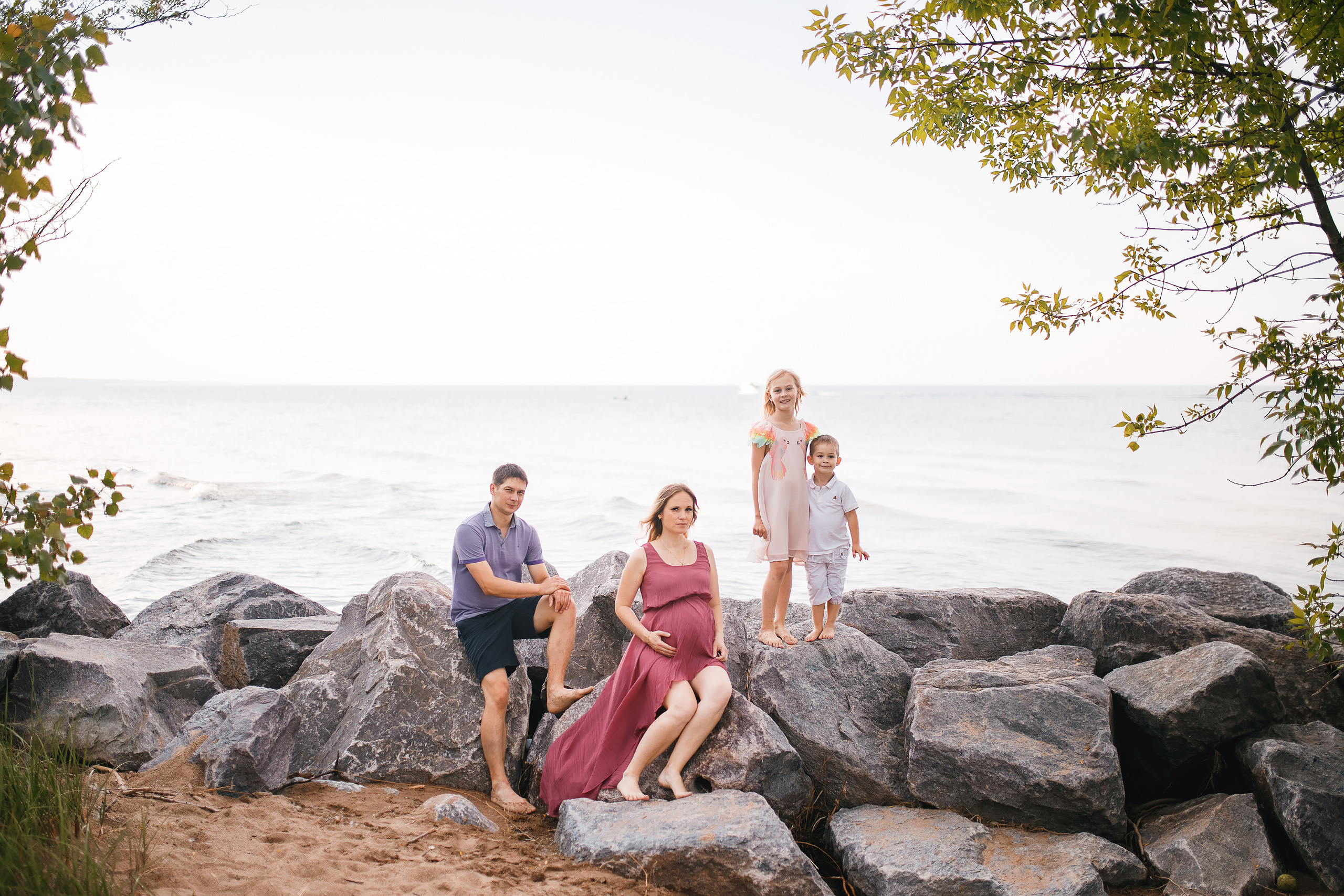 21,06,2020 Walk to the beach. Wedding family event photographer in Chicago Nick Yushevich