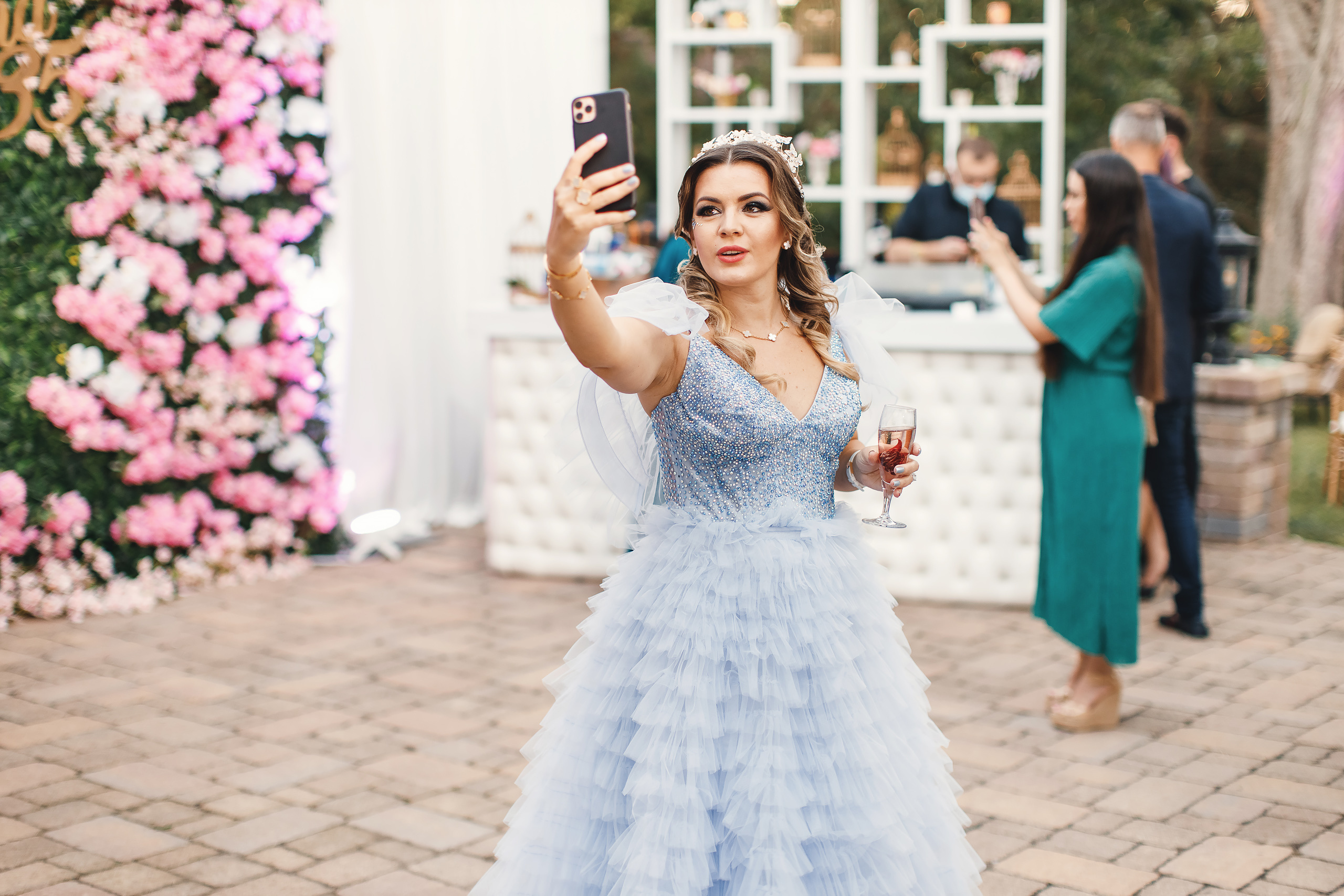 Katrina’s birthday. Wedding family event photographer in Chicago Nick Yushevich