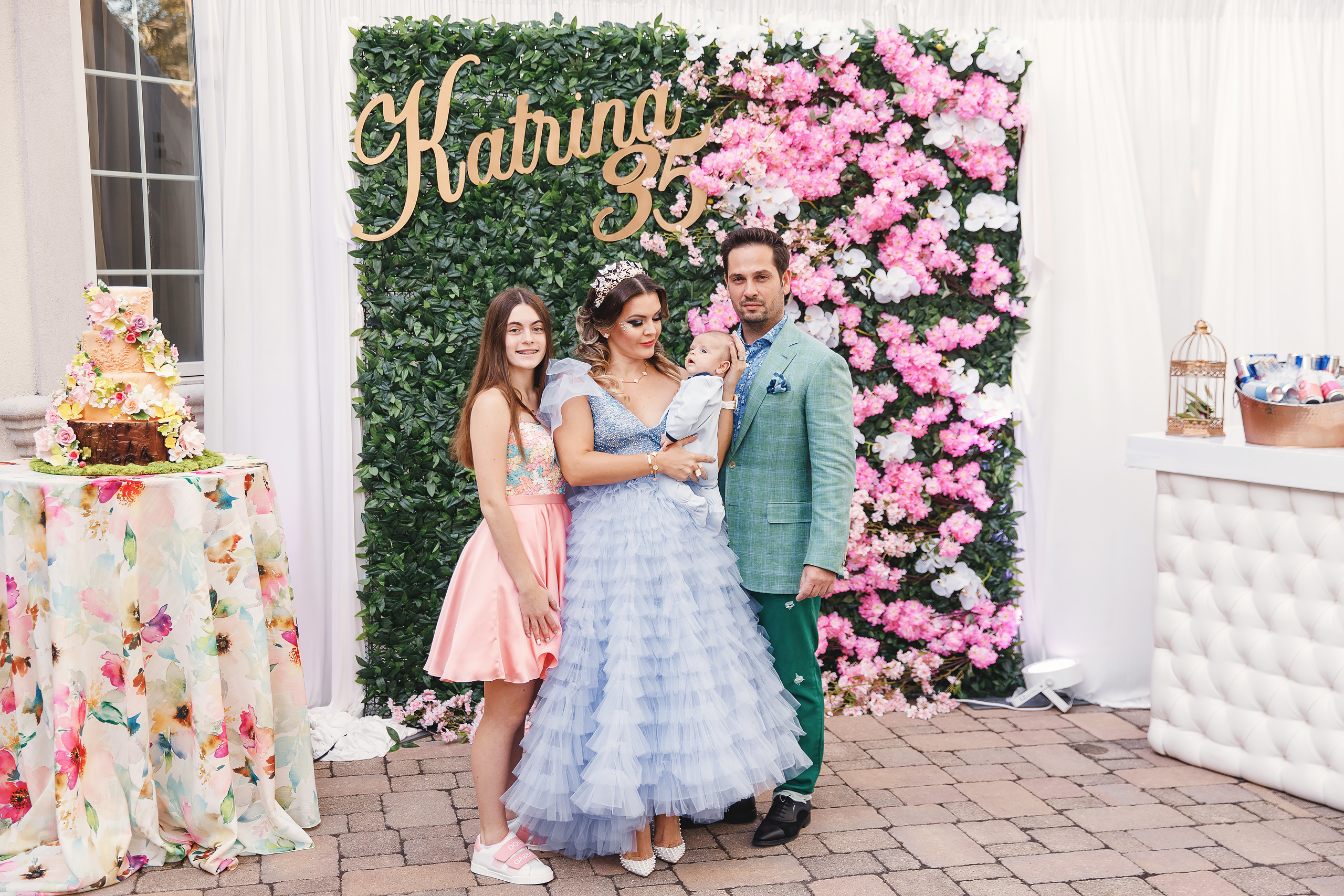 Katrina’s birthday. Wedding family event photographer in Chicago Nick Yushevich