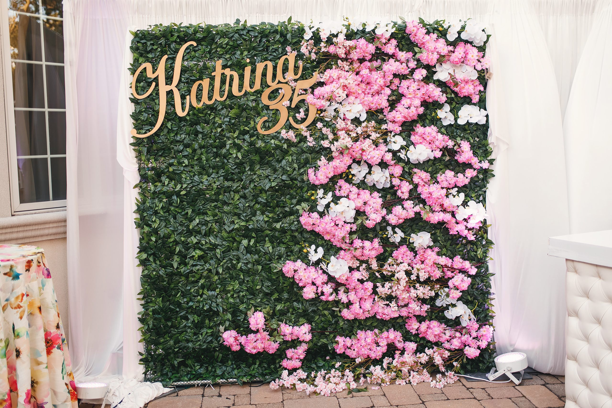 Katrina’s birthday. Wedding family event photographer in Chicago Nick Yushevich