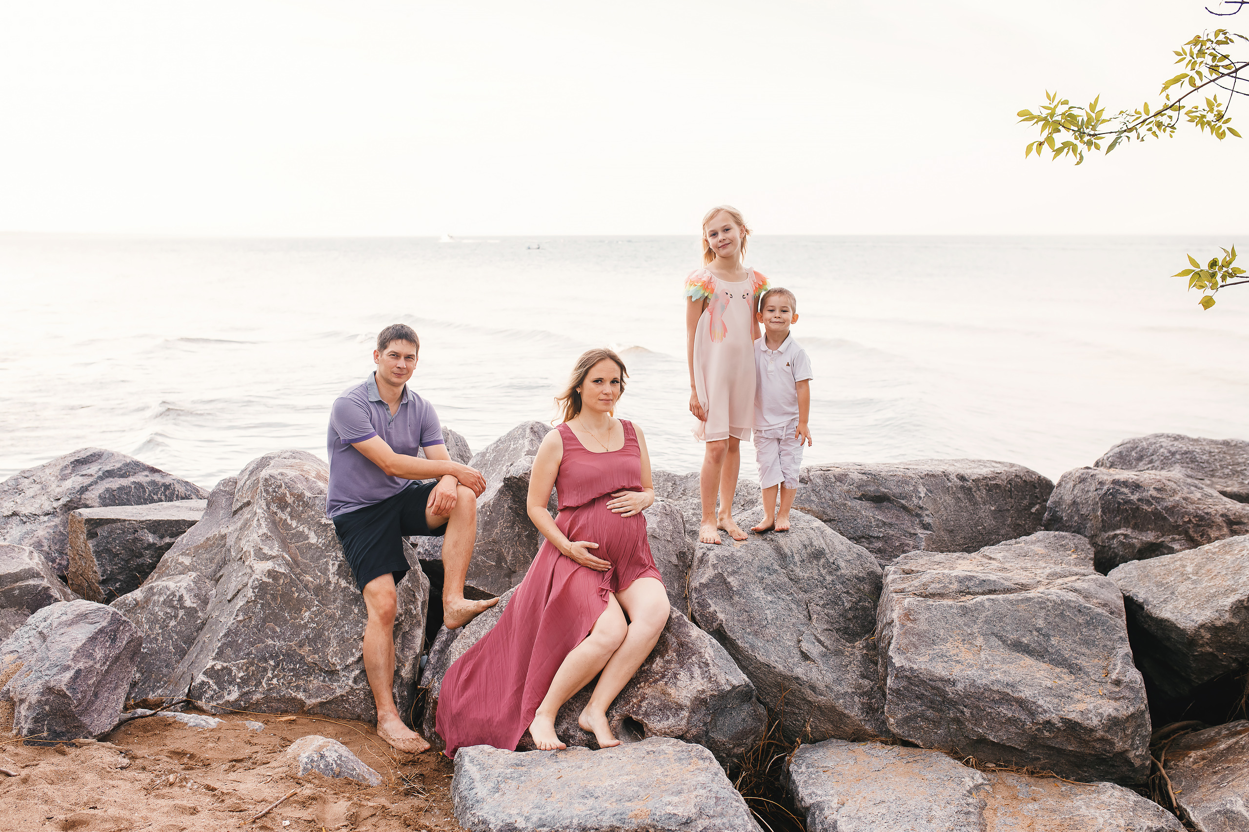 21,06,2020 Walk to the beach. Wedding family event photographer in Chicago Nick Yushevich