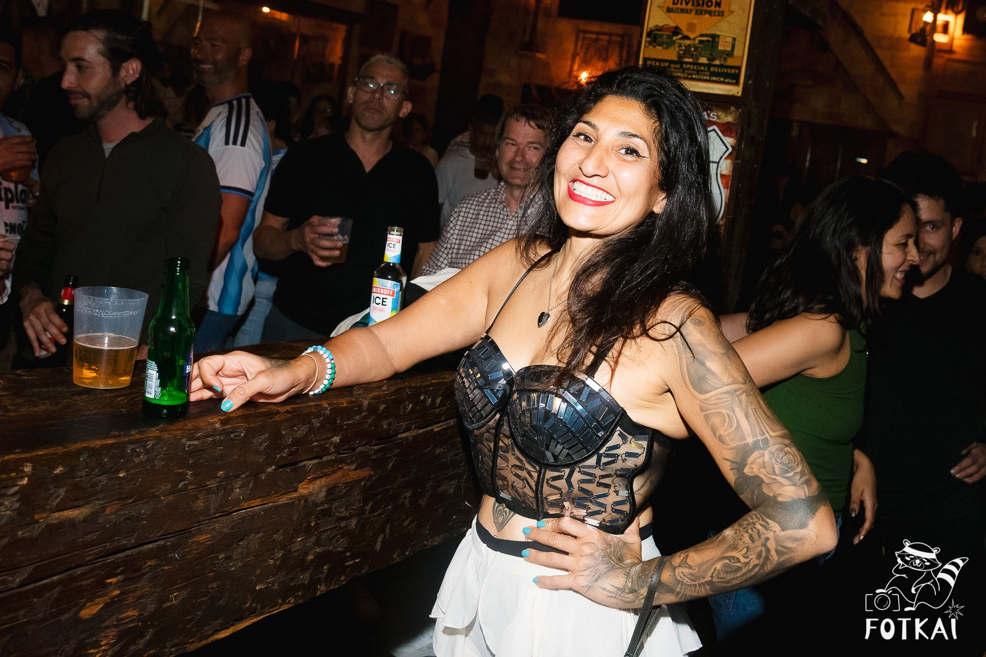 Los Ekilibristas de la Cuerda Floja — Фото с концерта в Торревьехе, 2026 | FOTKAI