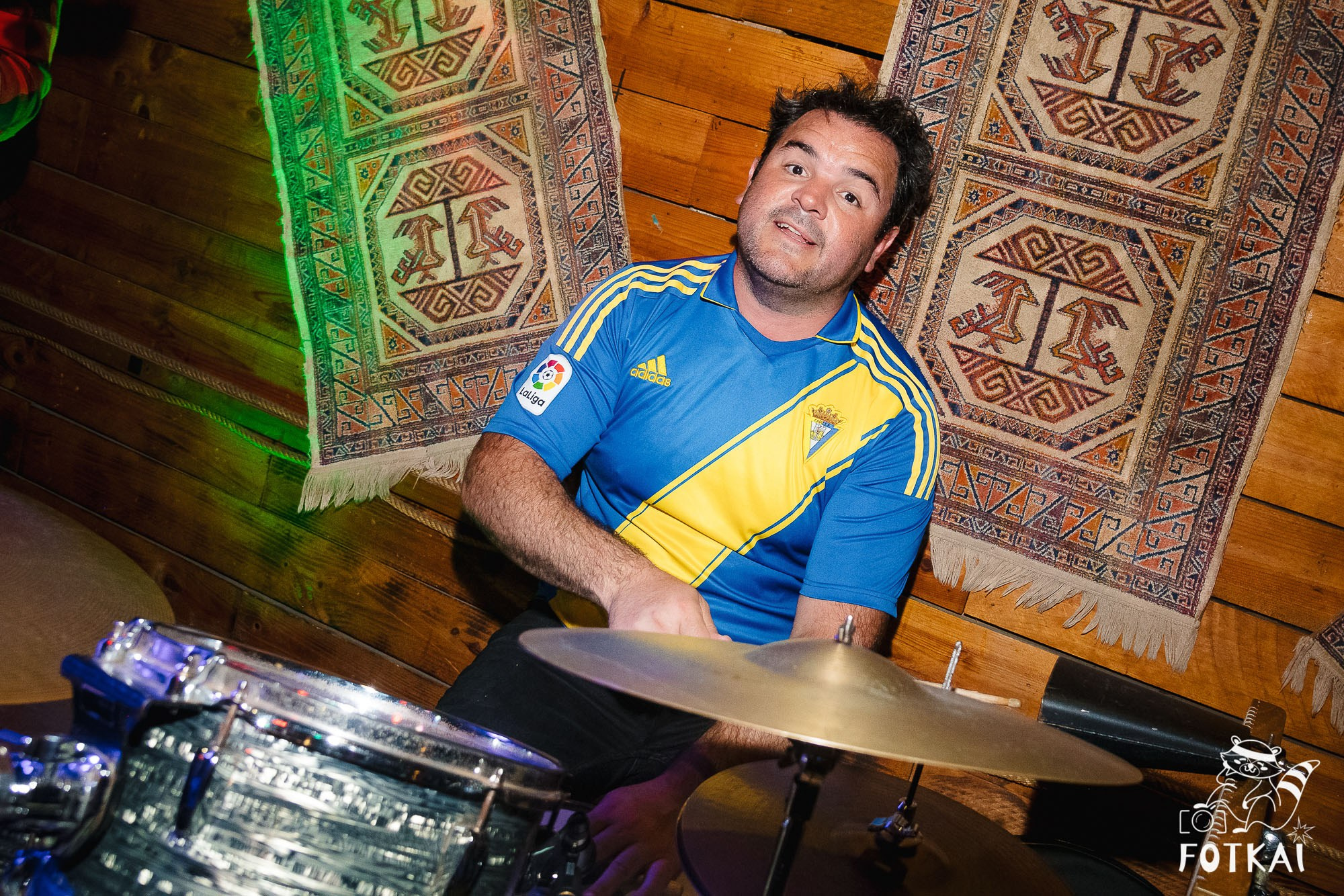 Los Ekilibristas de la Cuerda Floja — Фото с концерта в Торревьехе, 2026 | FOTKAI