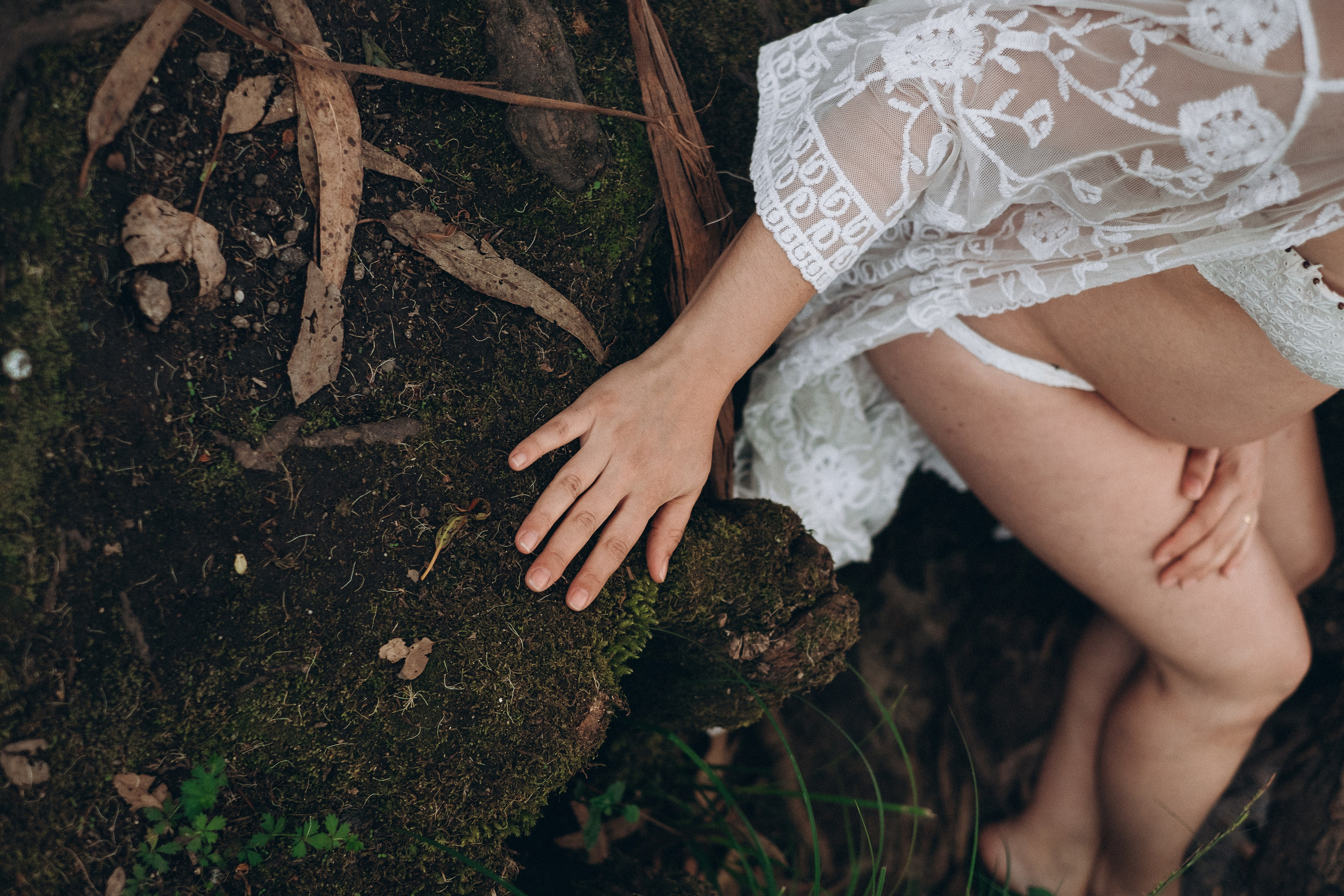 Maternity Photoshoot in Portugal — Artistic Pregnancy Session