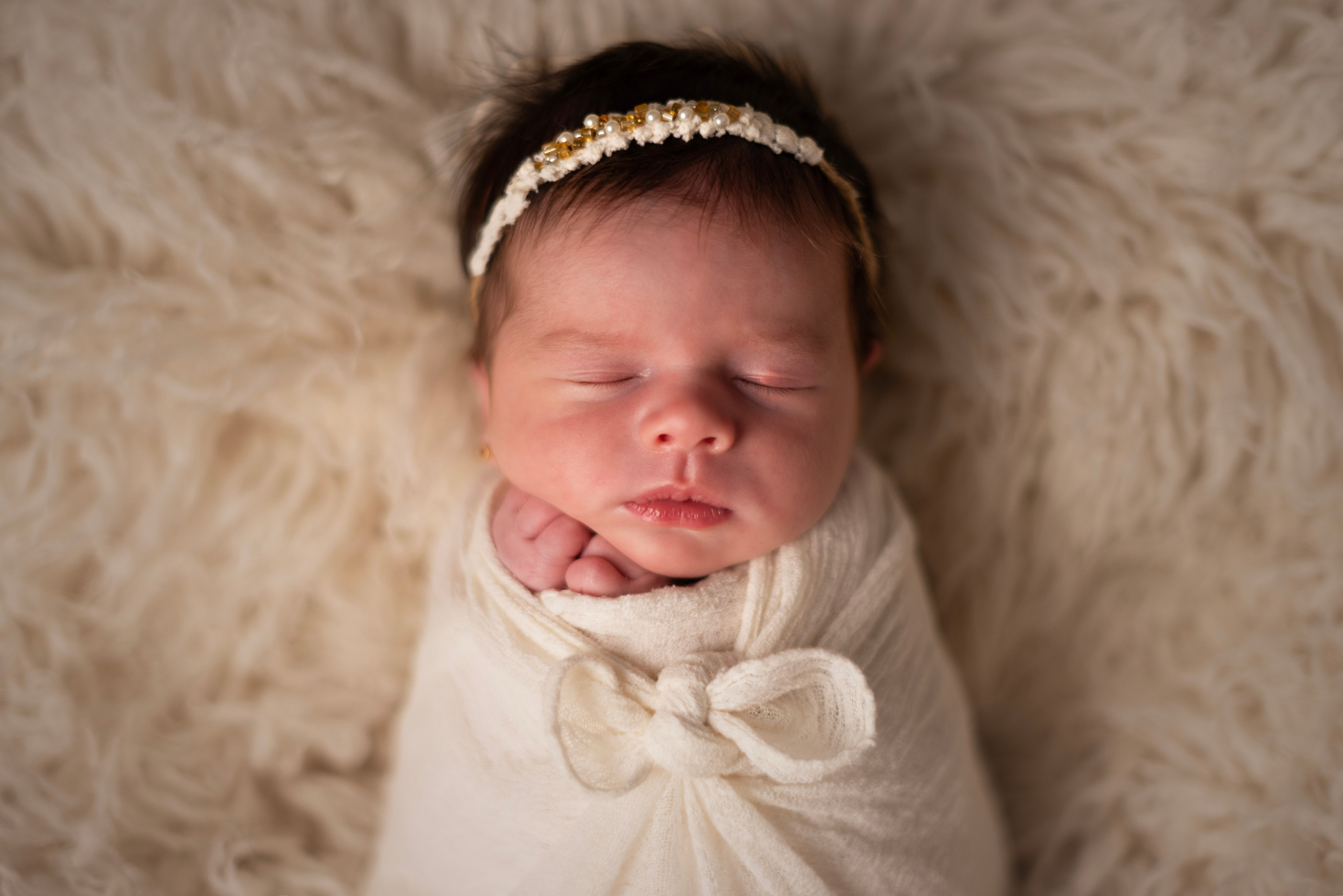 Newborn. Fotograf de nou-nascuti, maternitate si familie din Brasov