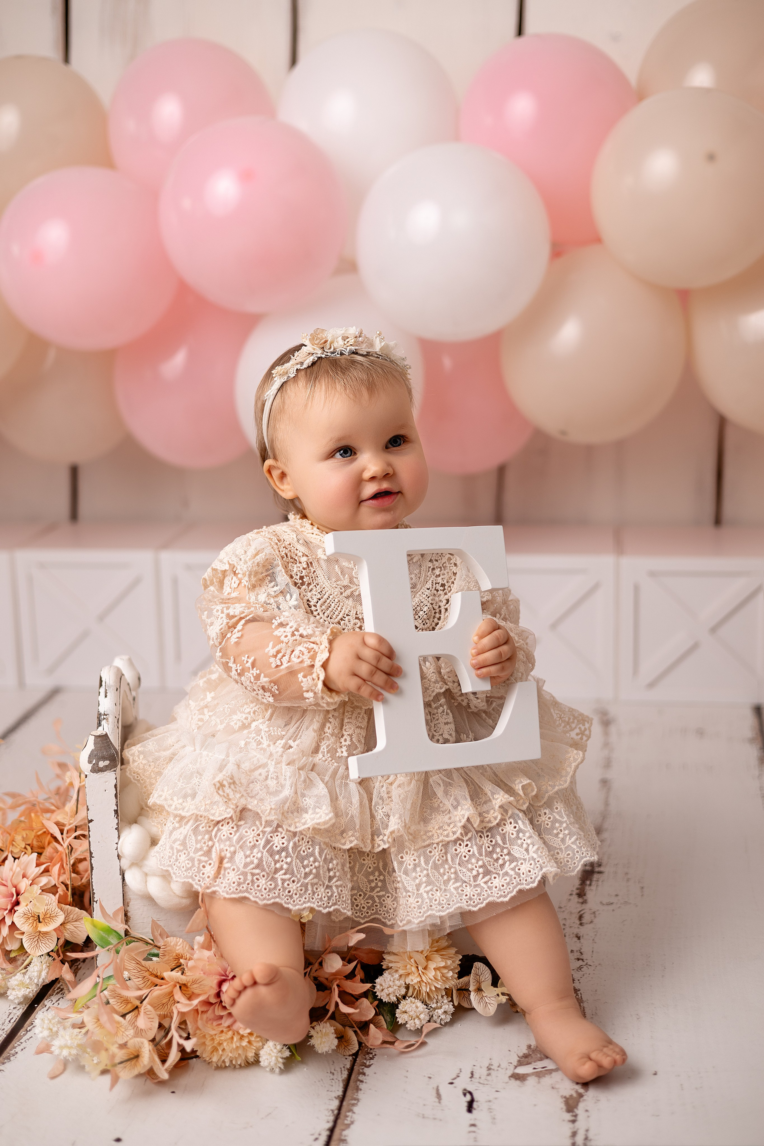 Erste Geburtstag „Cake Smash“. Neugeborene- Schwangerschaft- und Kinder Fotografin in Lehre
