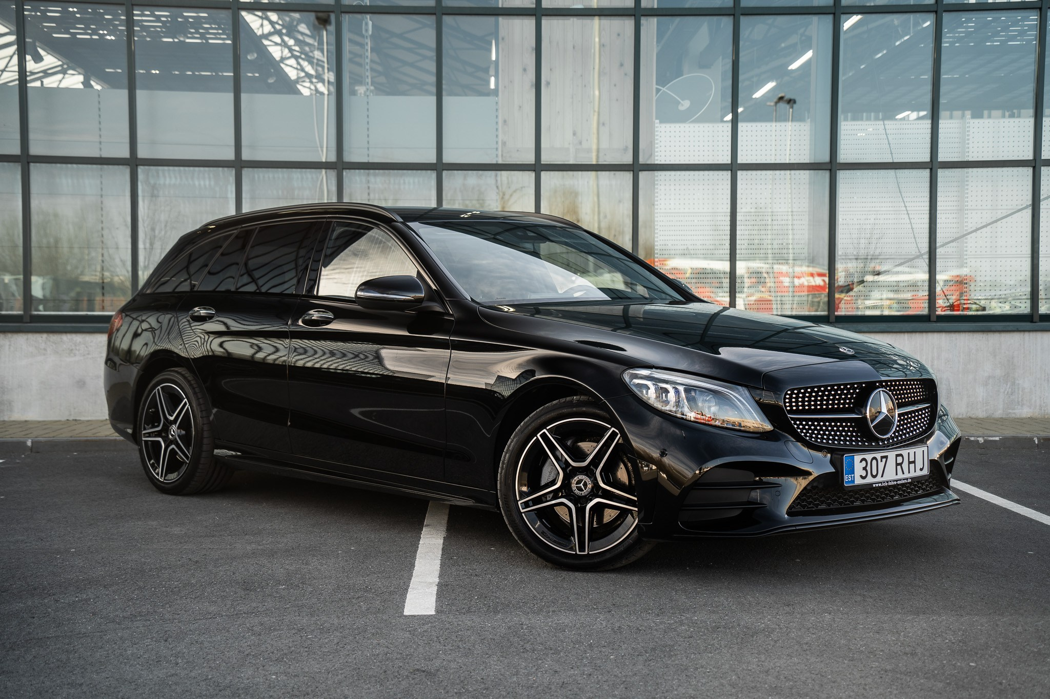Mercedes-Benz C220 D 4MATIC. LOHA VISUALS — AUTOMOTIVE PHOTOGRAPHY