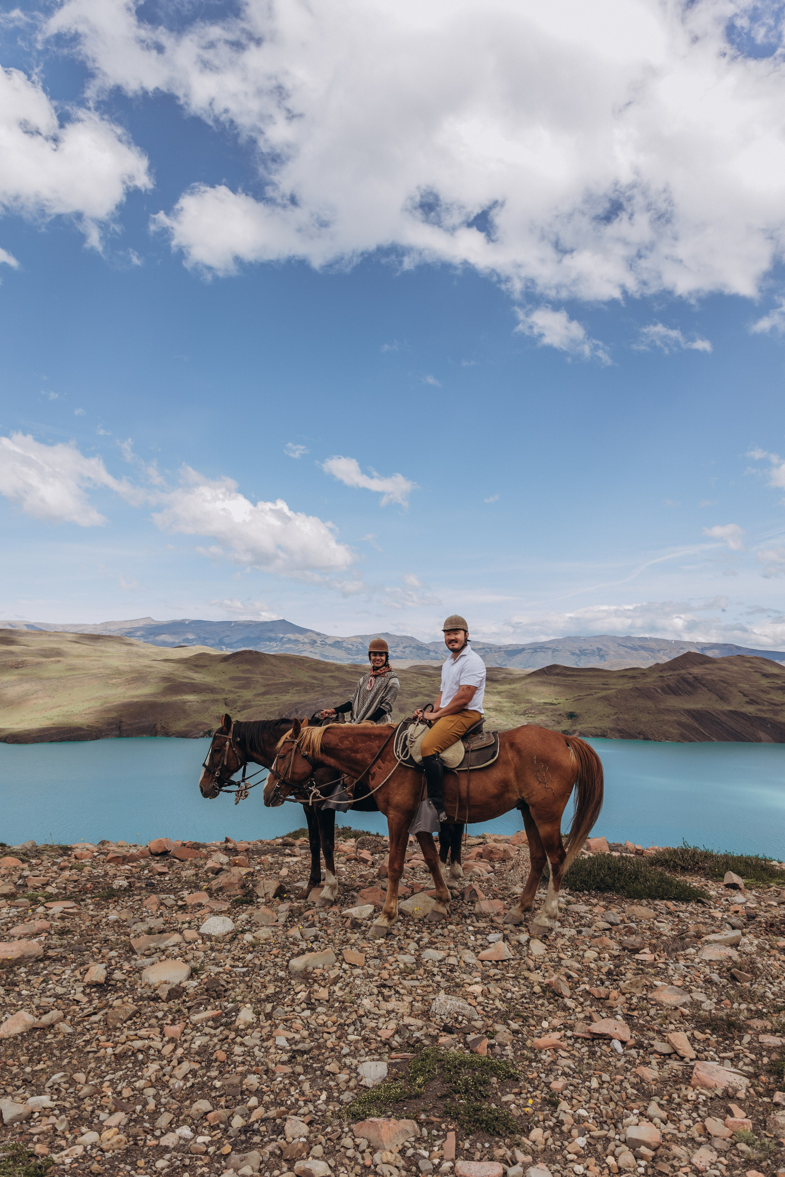 T+C. Elopement in Patagonia. Fotógrafa familiar Santiago y Chile Anna Almazova