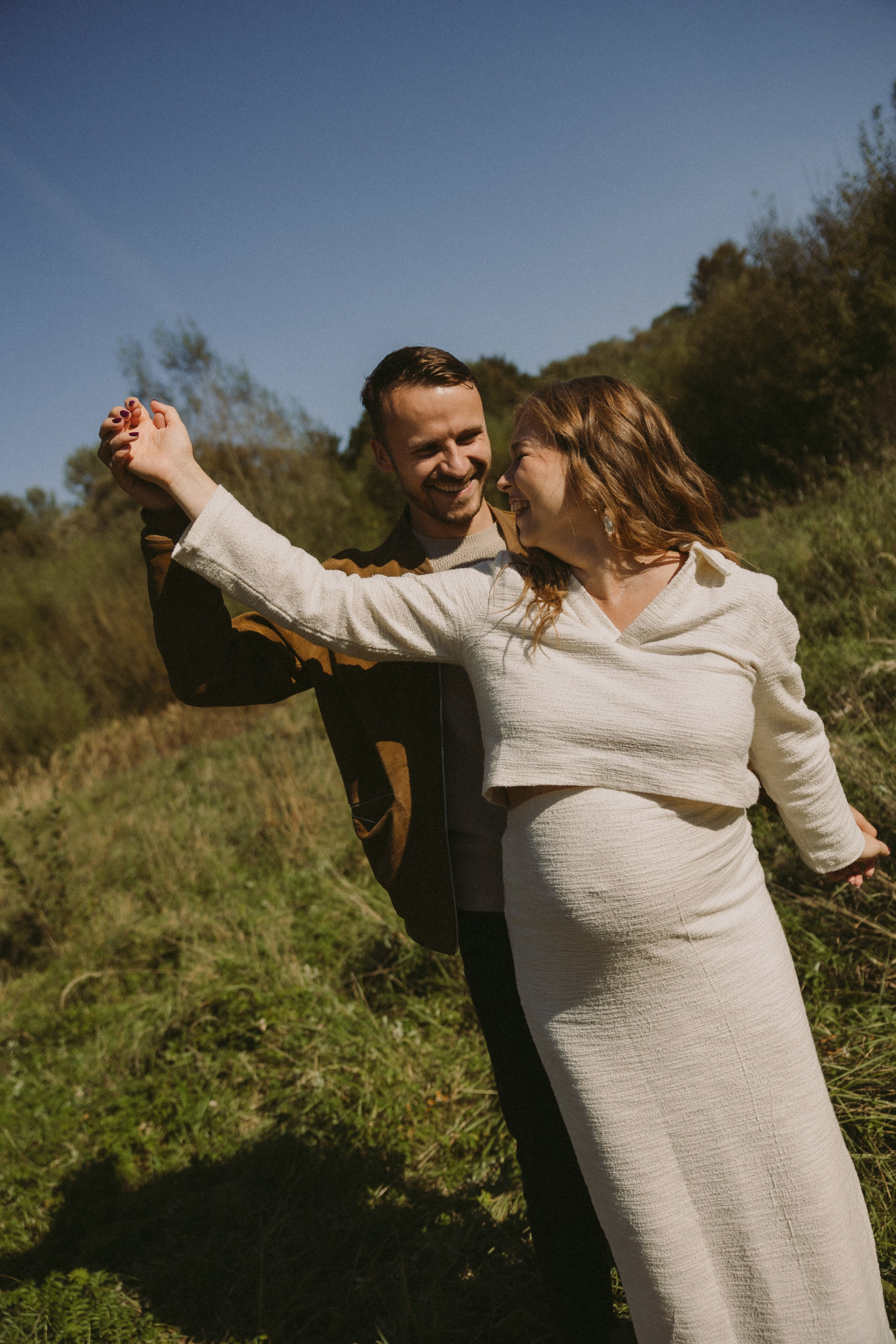Sigita ir Artūras | Pabėgimas į gamtą ir aštrūs šešėliai. Vestuvių ir šeimų fotografė Lena Bondarenko / belove photo