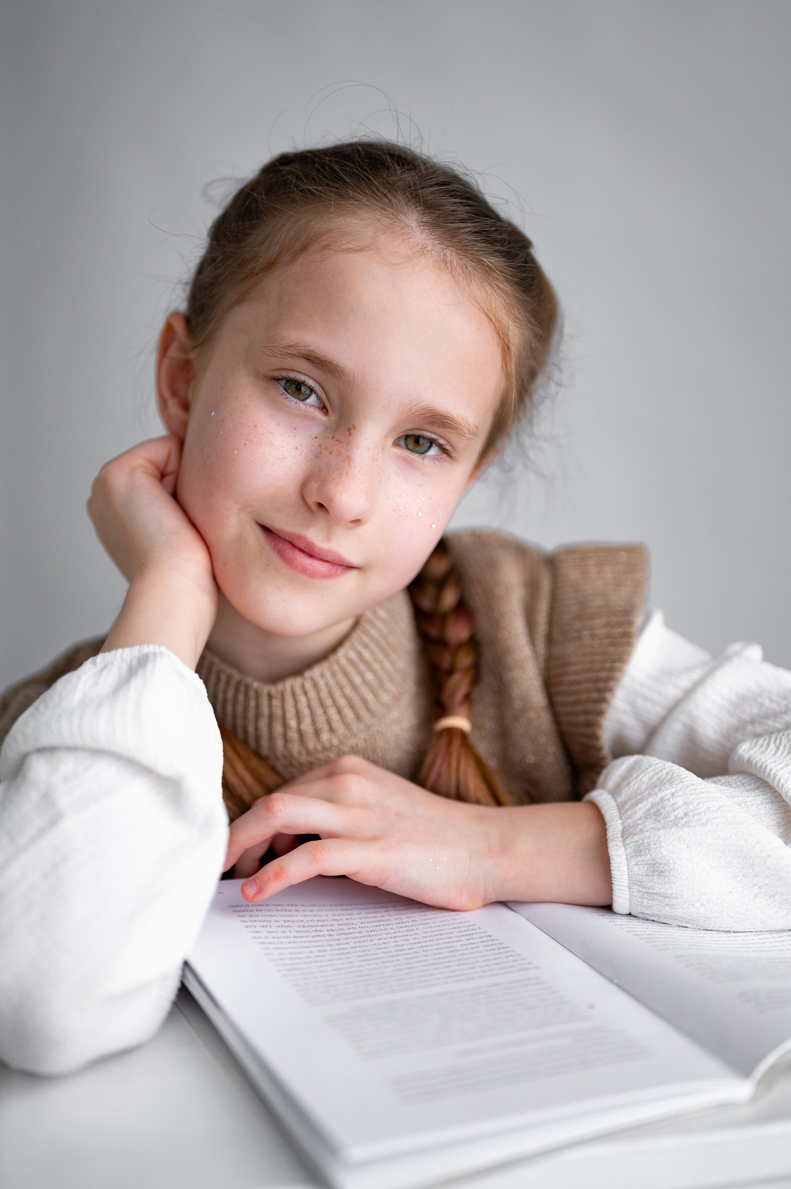 Polina — school yearbook. Photographer Yulia Lushnikova, Based in Valencia