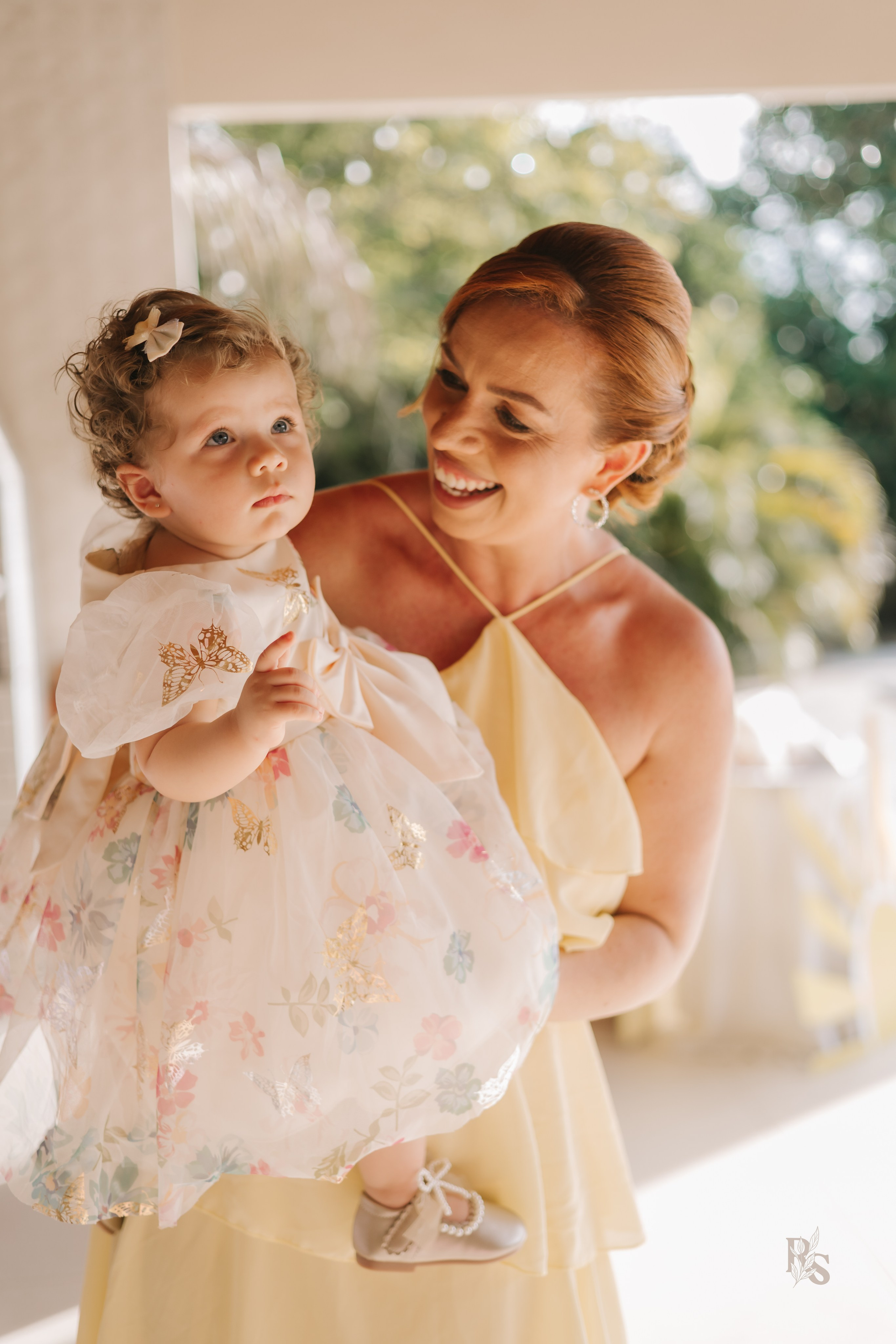 Aurora — 1 ano. Fotógrafo Richard Silvestre — Casamentos na Bahia