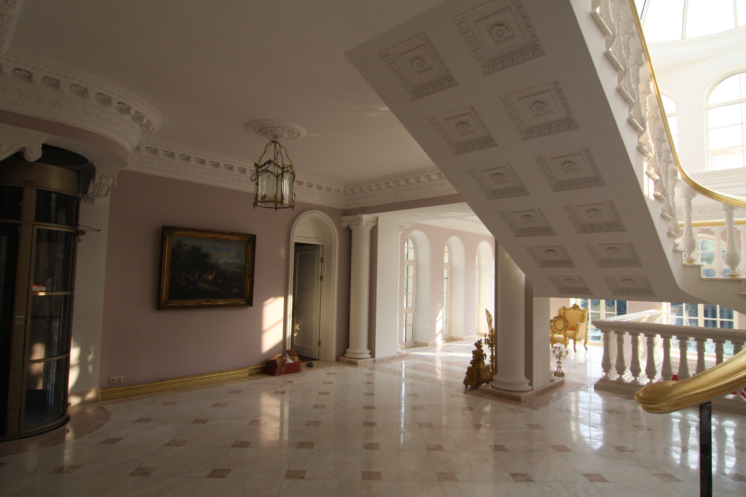 Pozdnakovo. Plaster molding