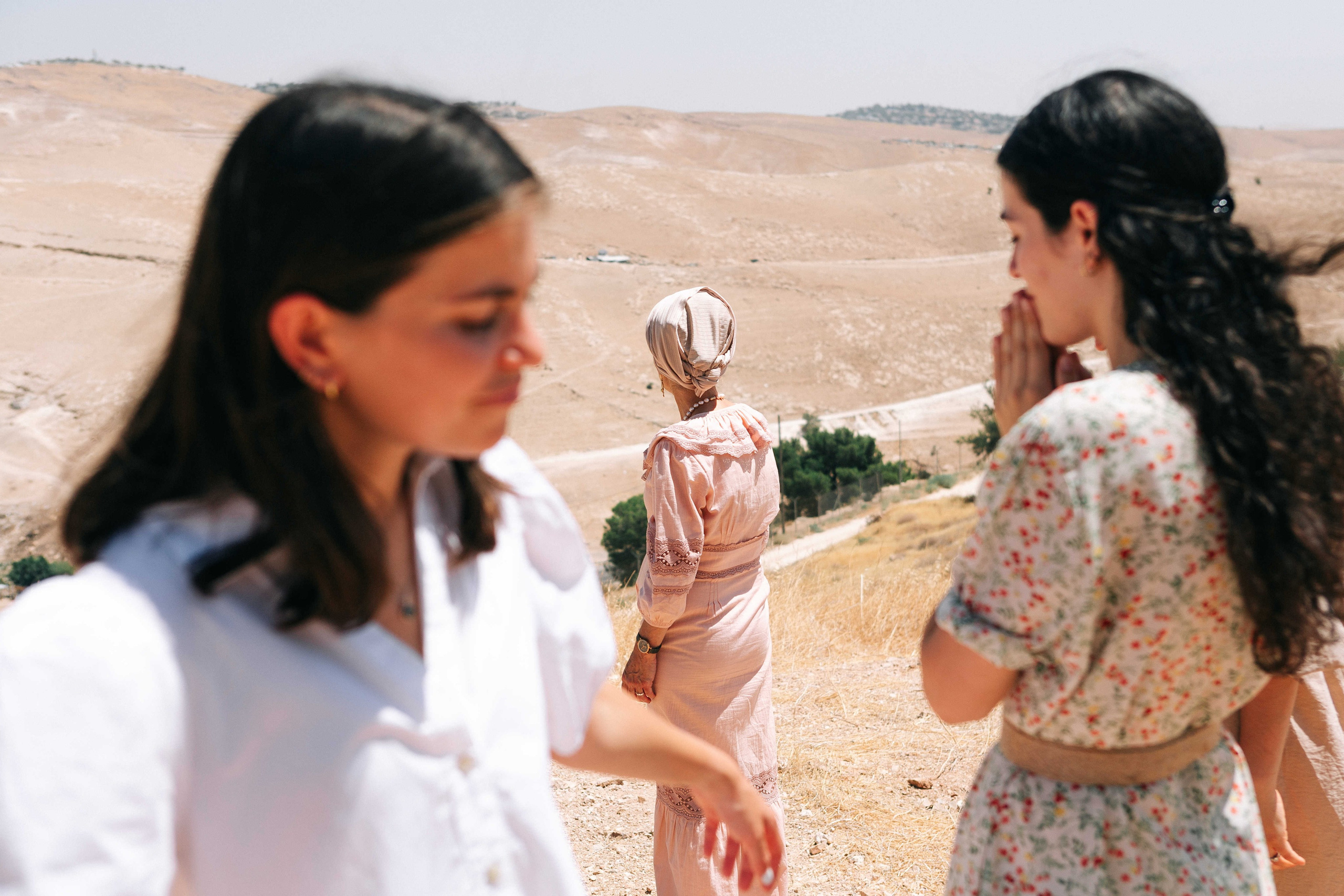 MAALE ADUMIM, HOME PHOTO SESSION + DESERT. Https://shi-photo.com/