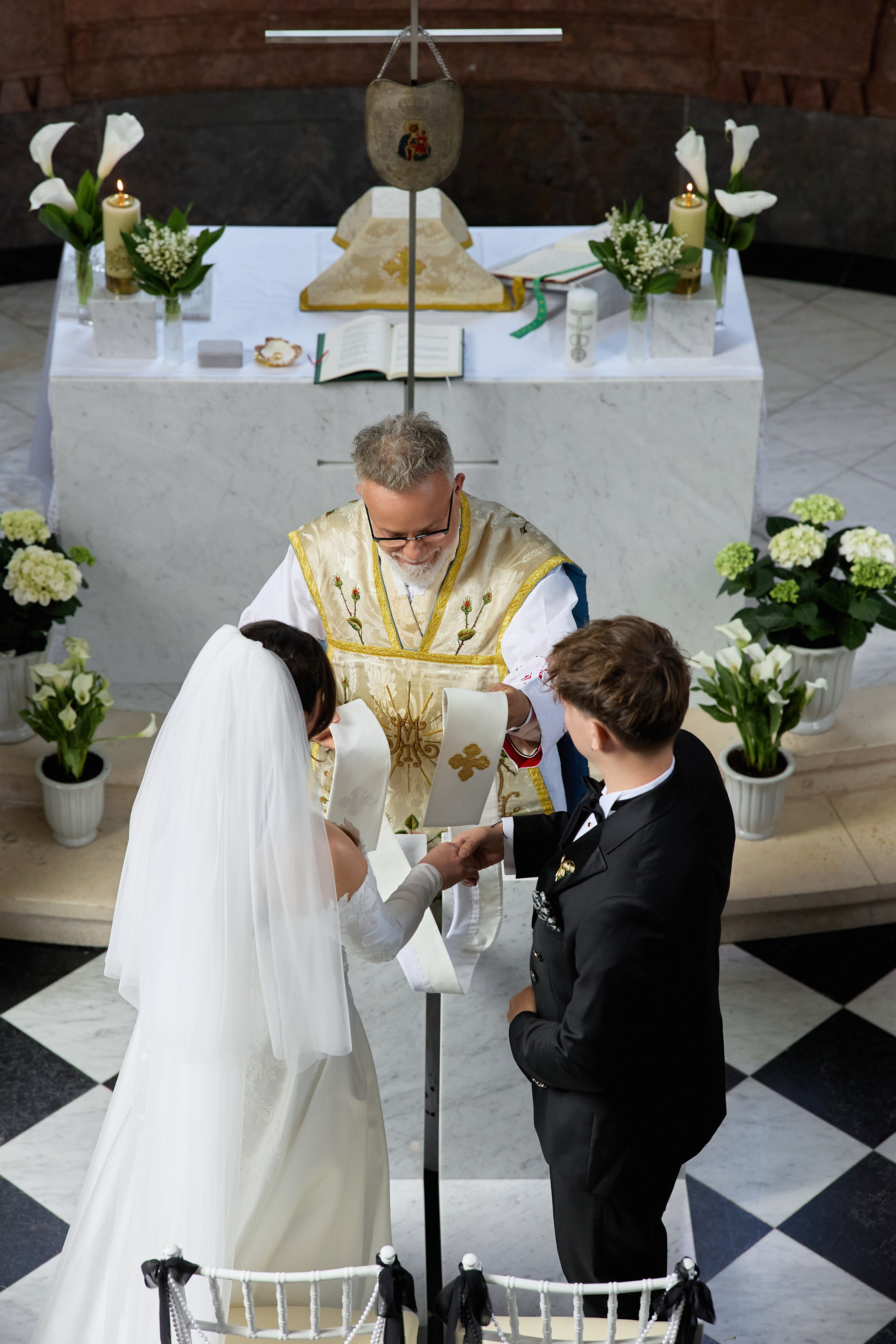 Wiktoria & Kacper. Pałac Goetz. Fotograf ślubny i rodzinny w Krakowie Yana Klymova