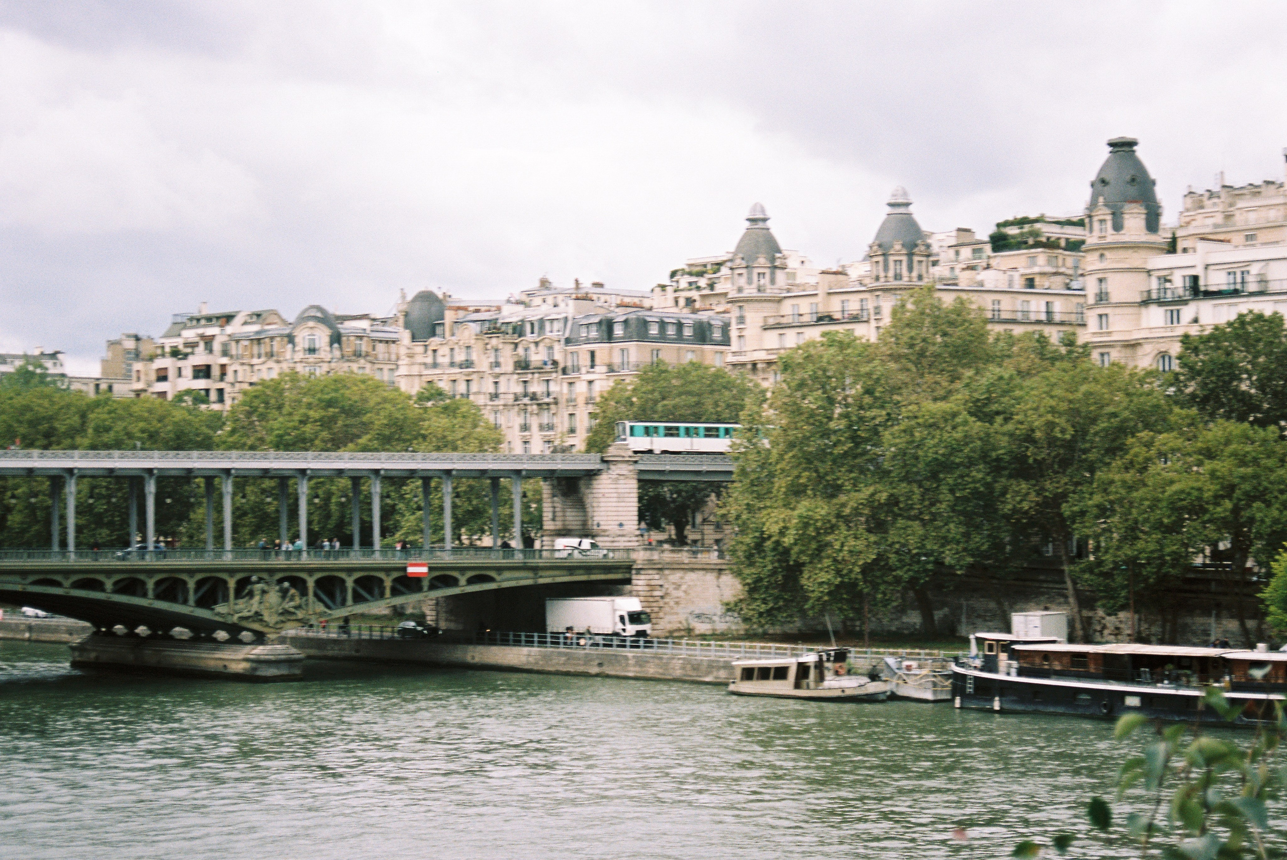 Romantic Photoshoot in Paris — Paris, the City of Love