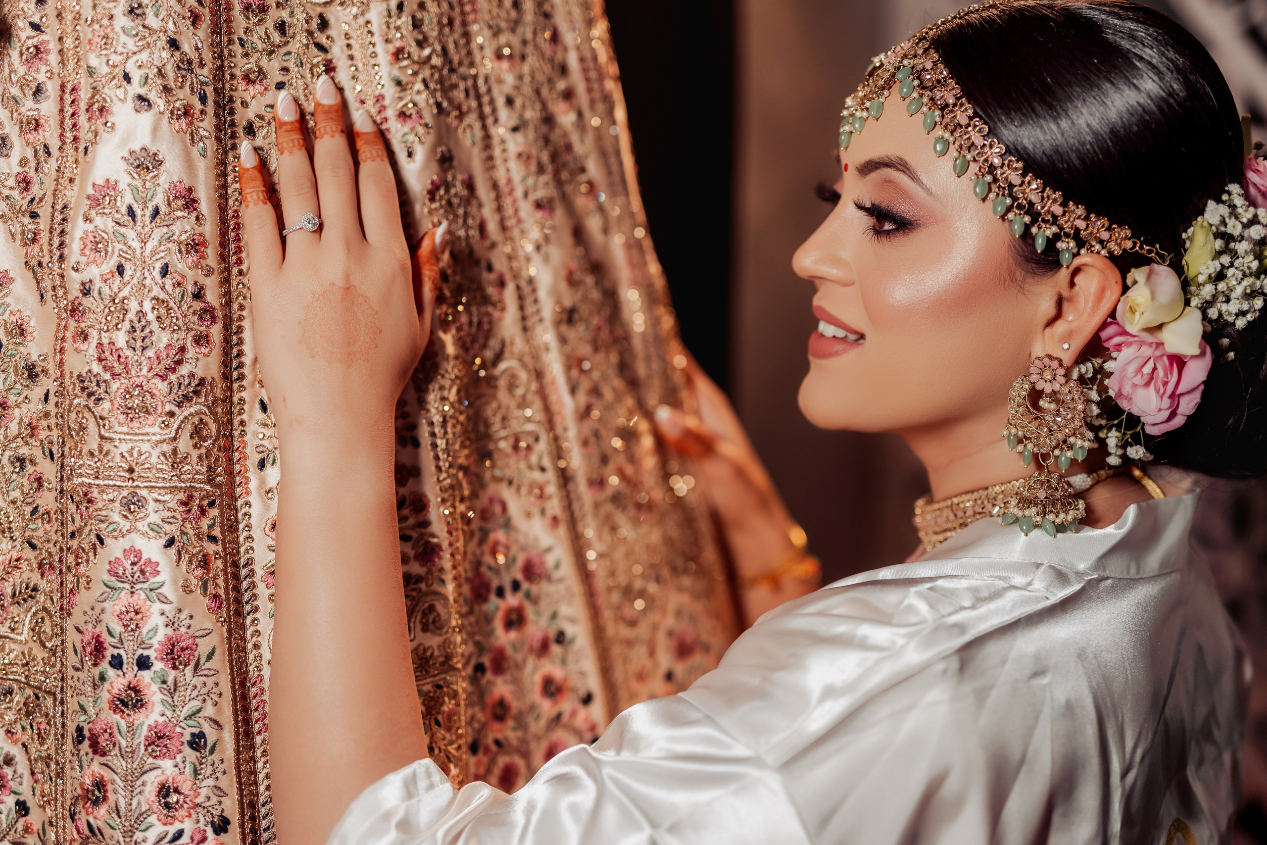 Darshil & Shailja. Wedding Photographer & Cinematographer studios