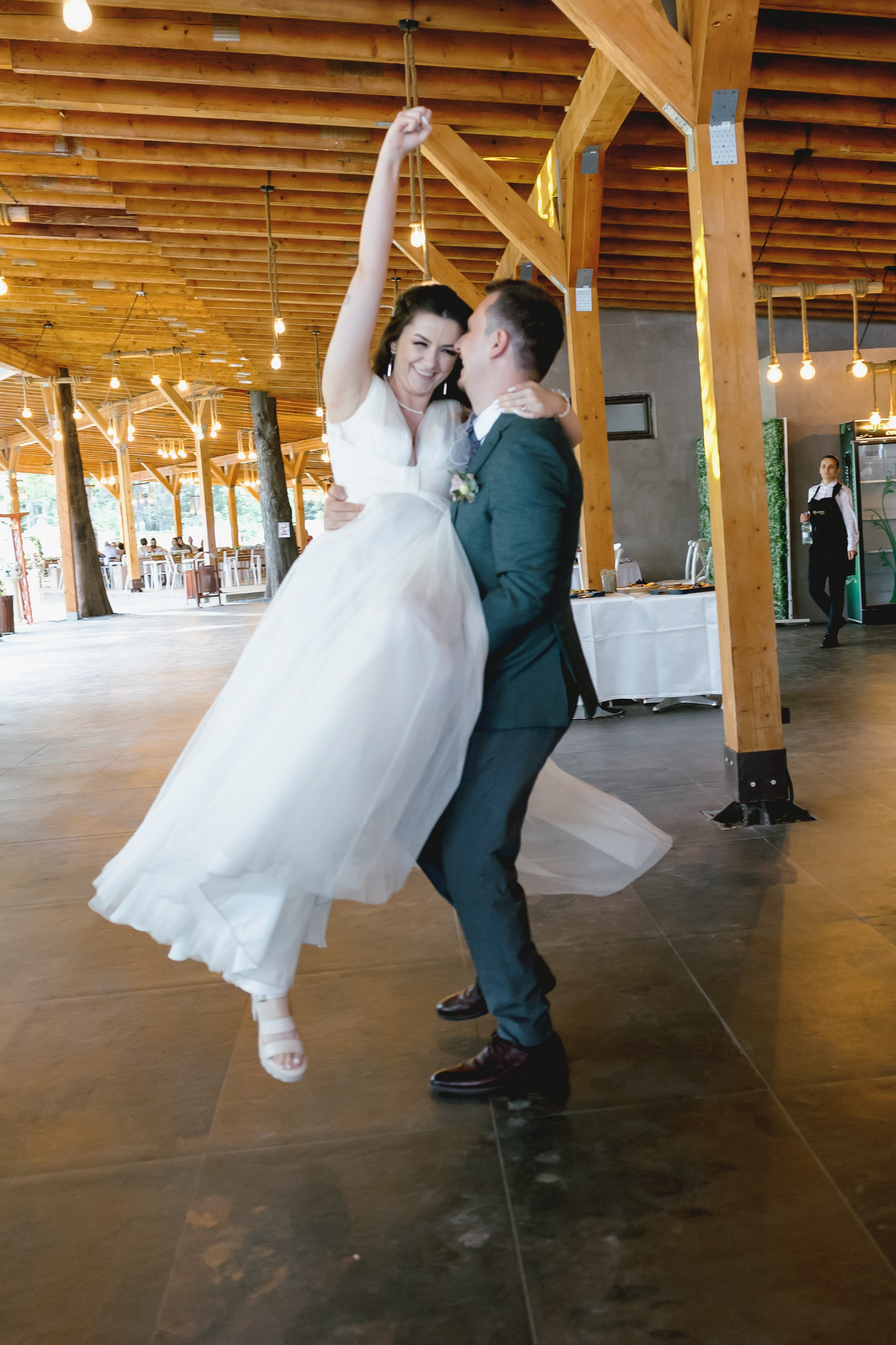 Nuntă de poveste la Cernica: Malina și Alex își spun „DA” înconjurați. MDimaFotoStudio. Fotograf de nuntă, evenimente private și de familie