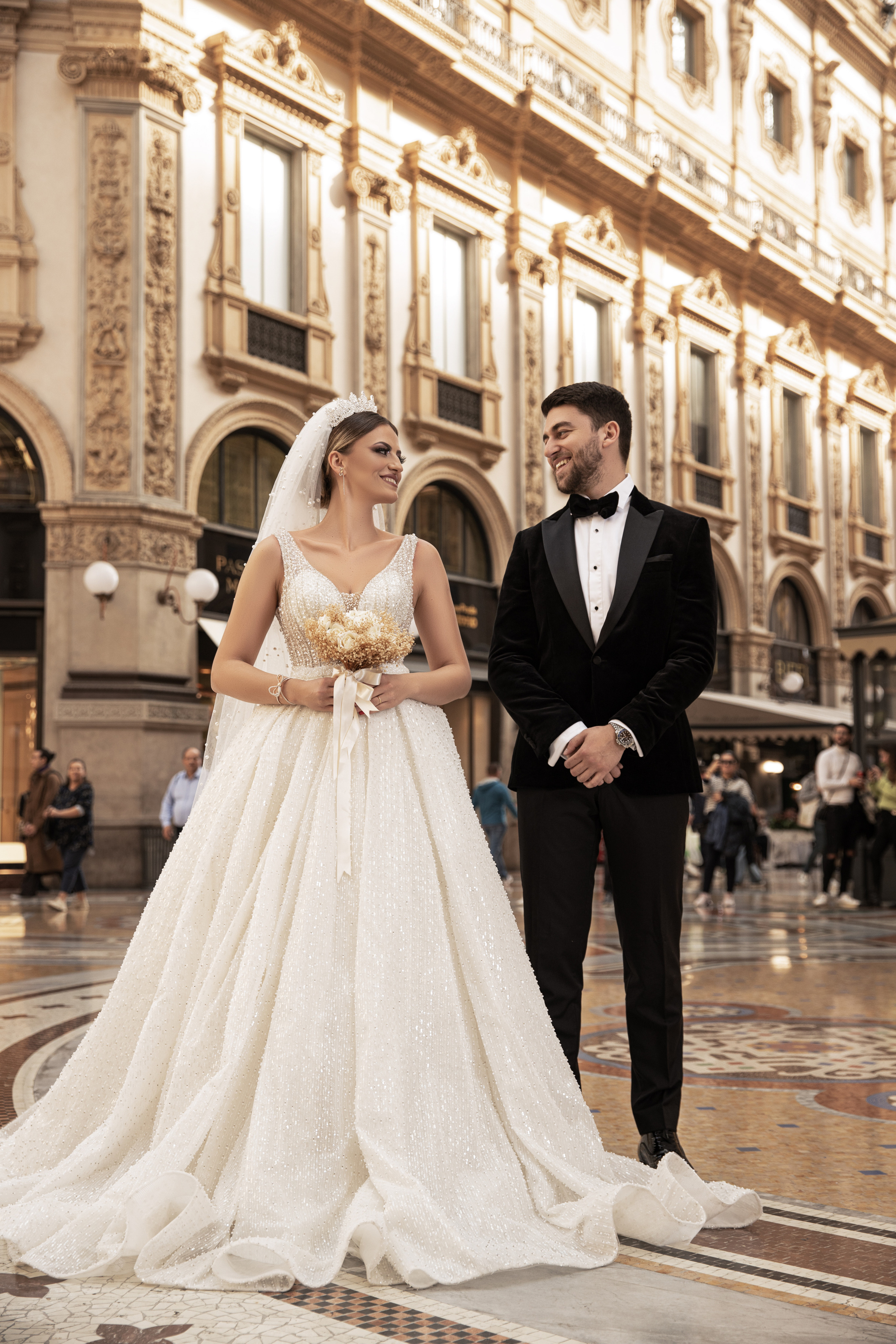 WEDDING. Photo and video production. Editing & retouching services. Training