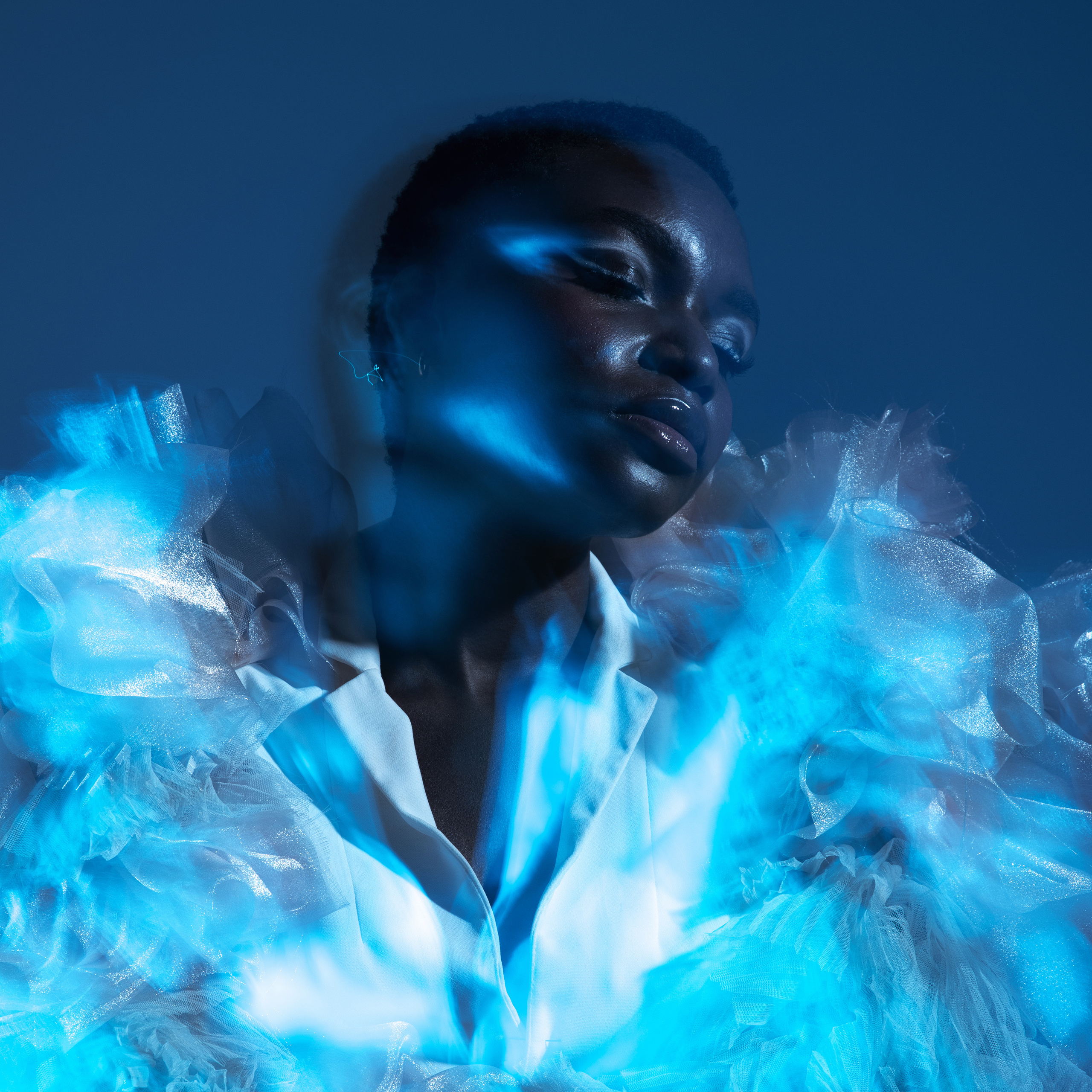 ADVERTISING. Photo and video production. Editing & retouching services. Training