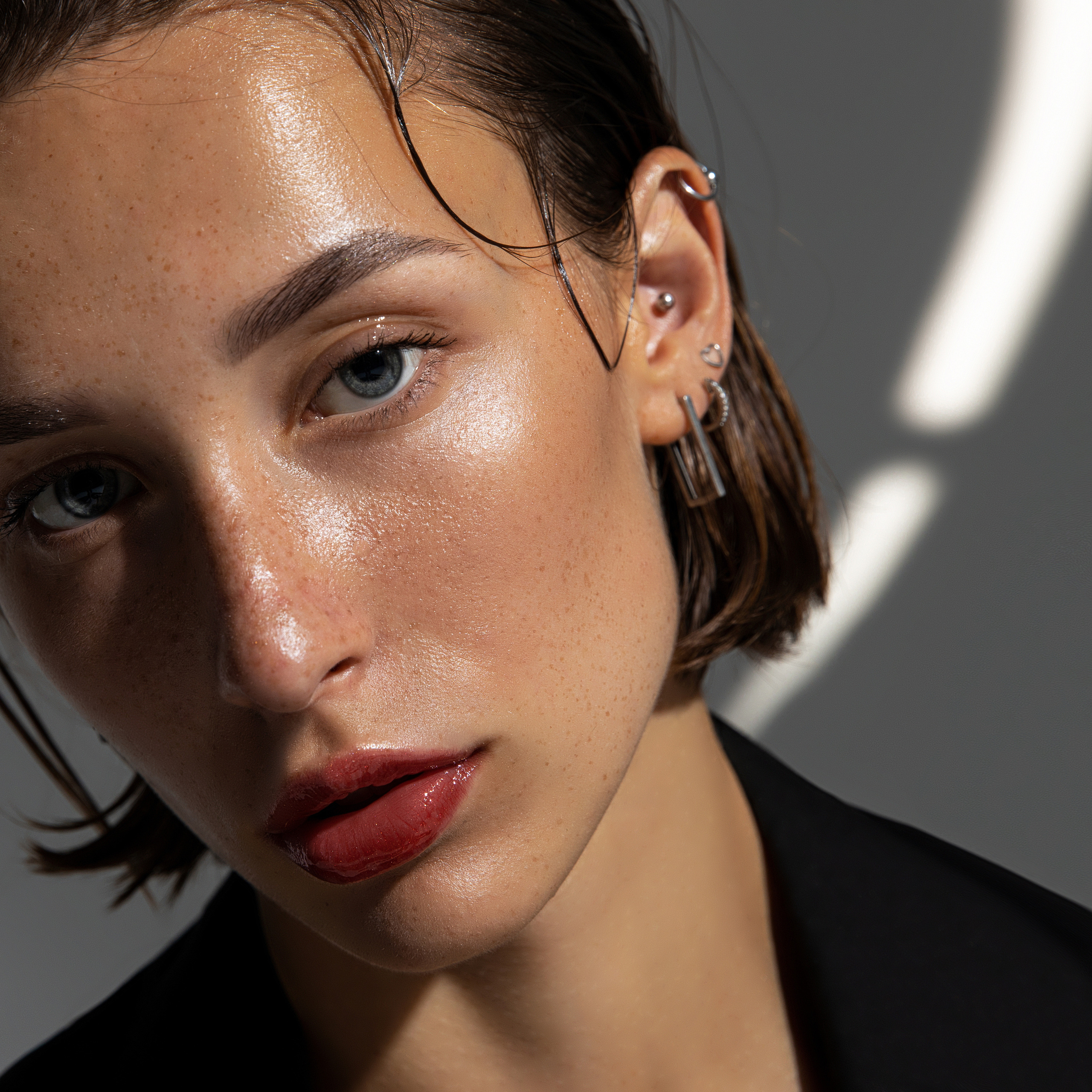 ADVERTISING. Photo and video production. Editing & retouching services. Training