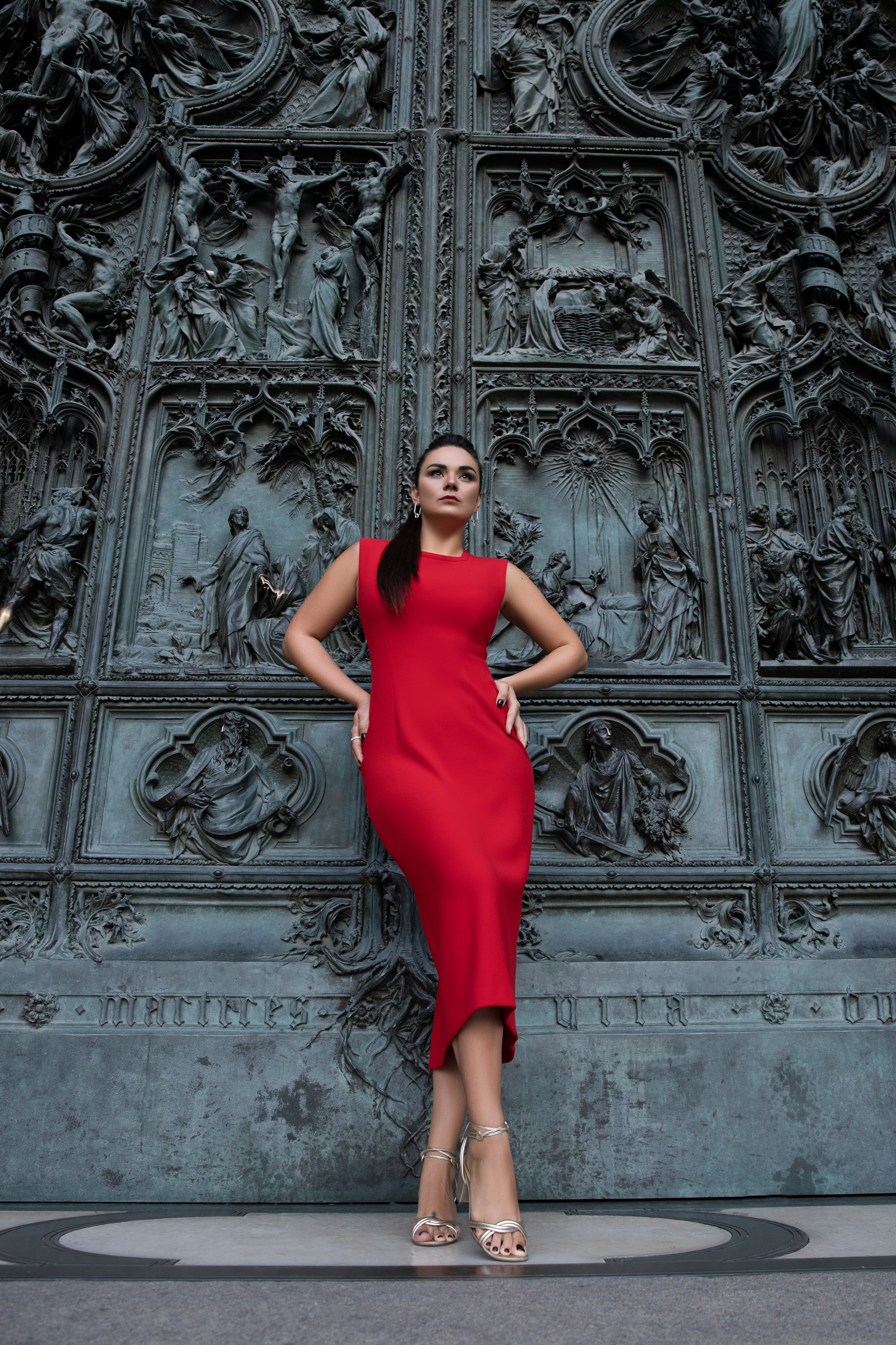 PORTRAIT. Photo and video production. Editing & retouching services. Training