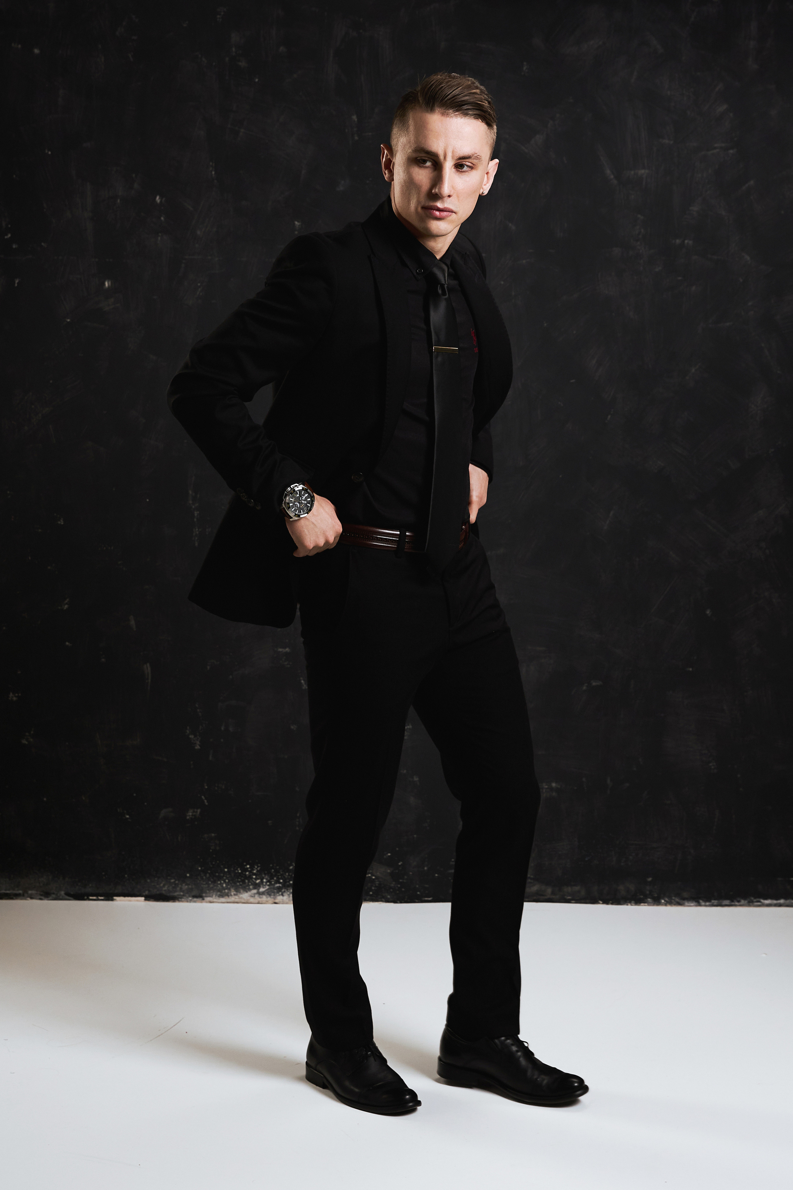 BUSINESS PORTRAIT. Photo and video production. Editing & retouching services. Training