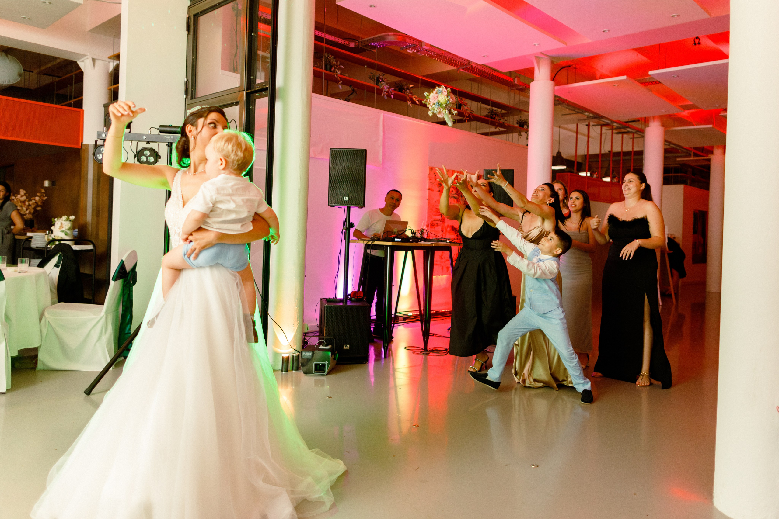 Hochzeitsfotografie in der Weißen Villa Elmshorn | Historischer Charme in Schleswig-Holstein. Hochzeitsfotograf und Hochzeitsvideograf aus Hamburg | Roka21Film