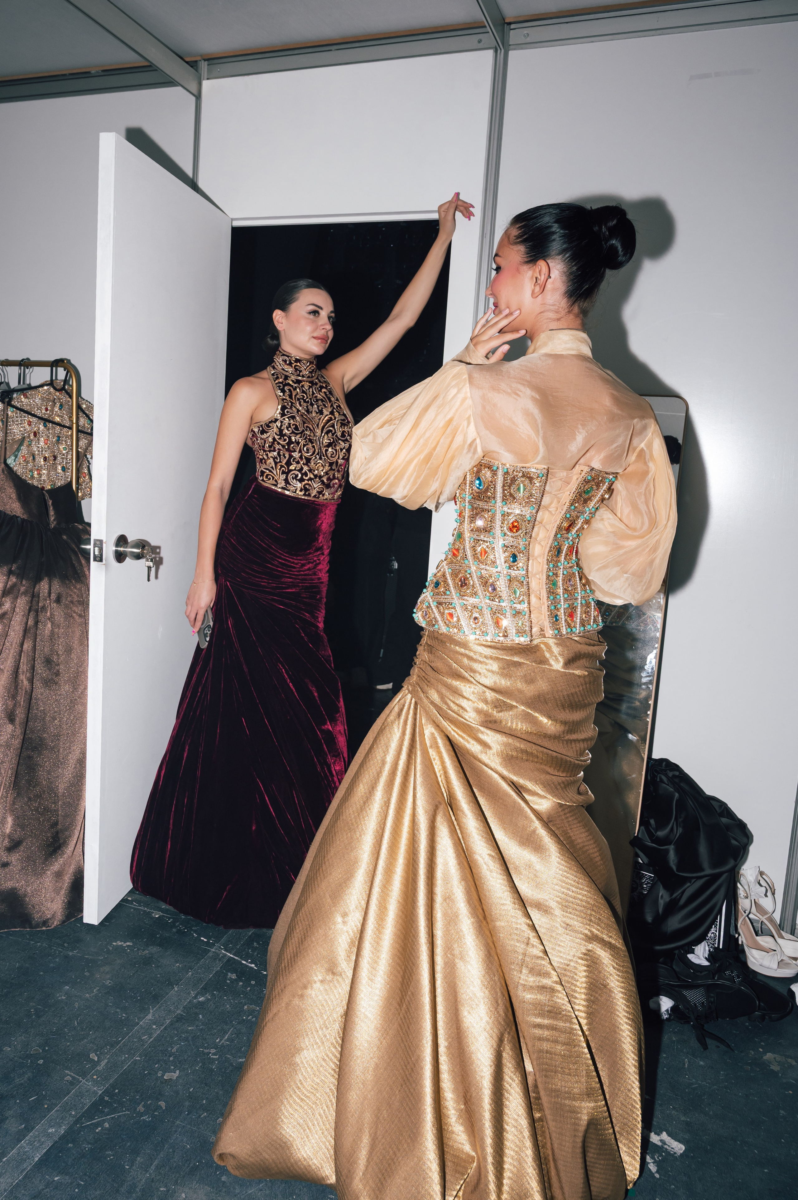 ELLE x Manish Malhotra. Versoluna