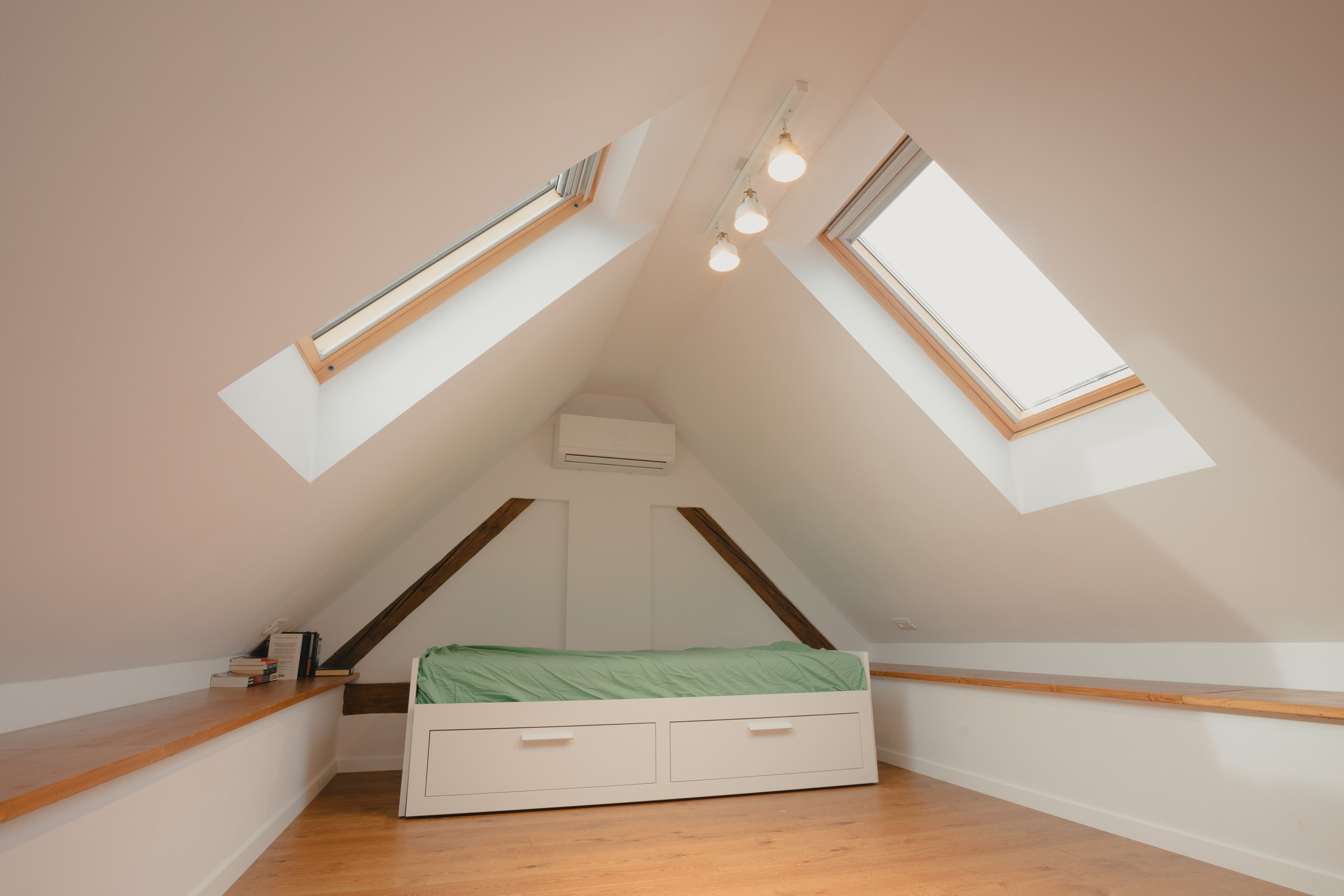 Interioare și Spații - Foto