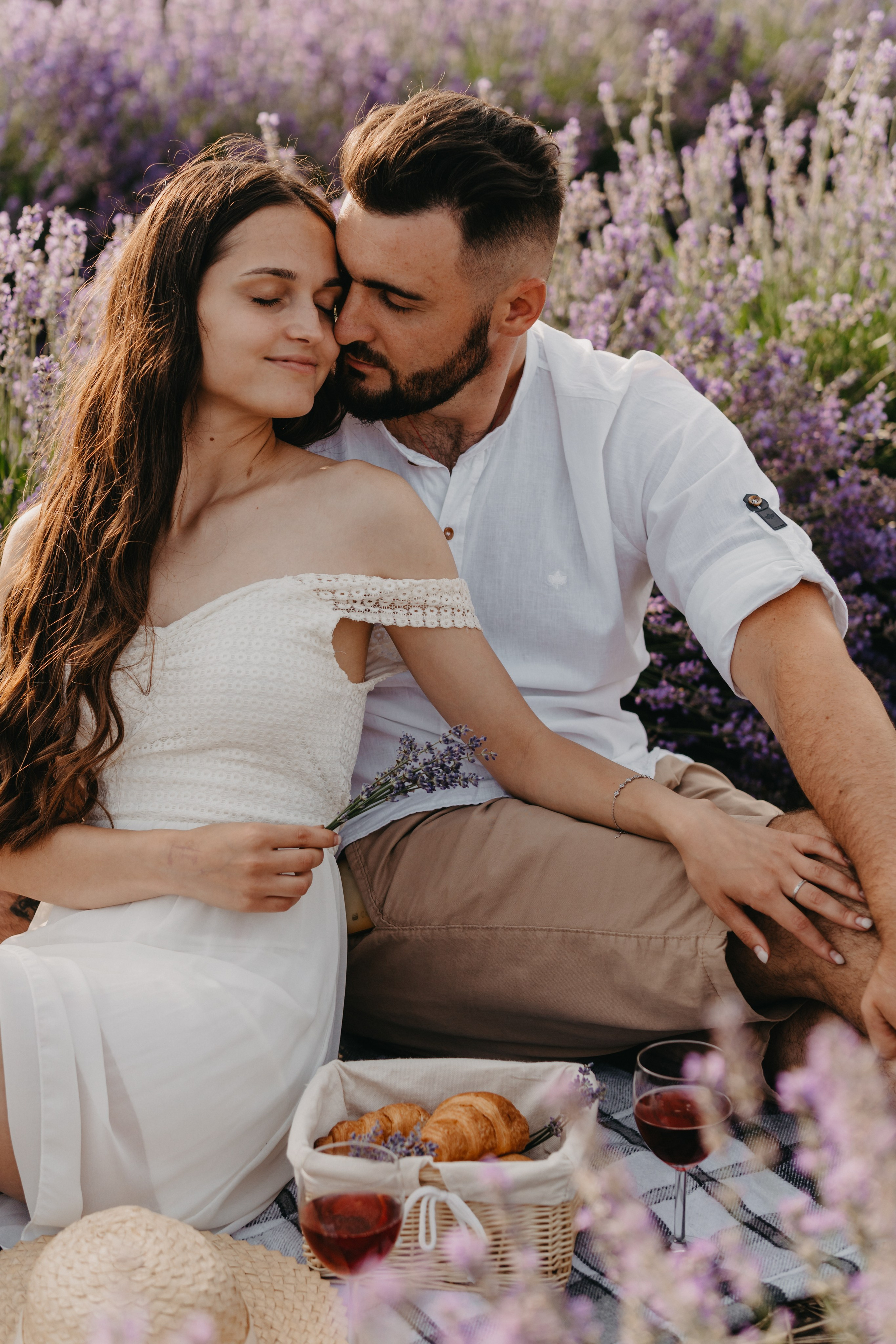 Hand in Hand. Fotograf Katowice – sesje indywidualne, rodzinne, ślubne