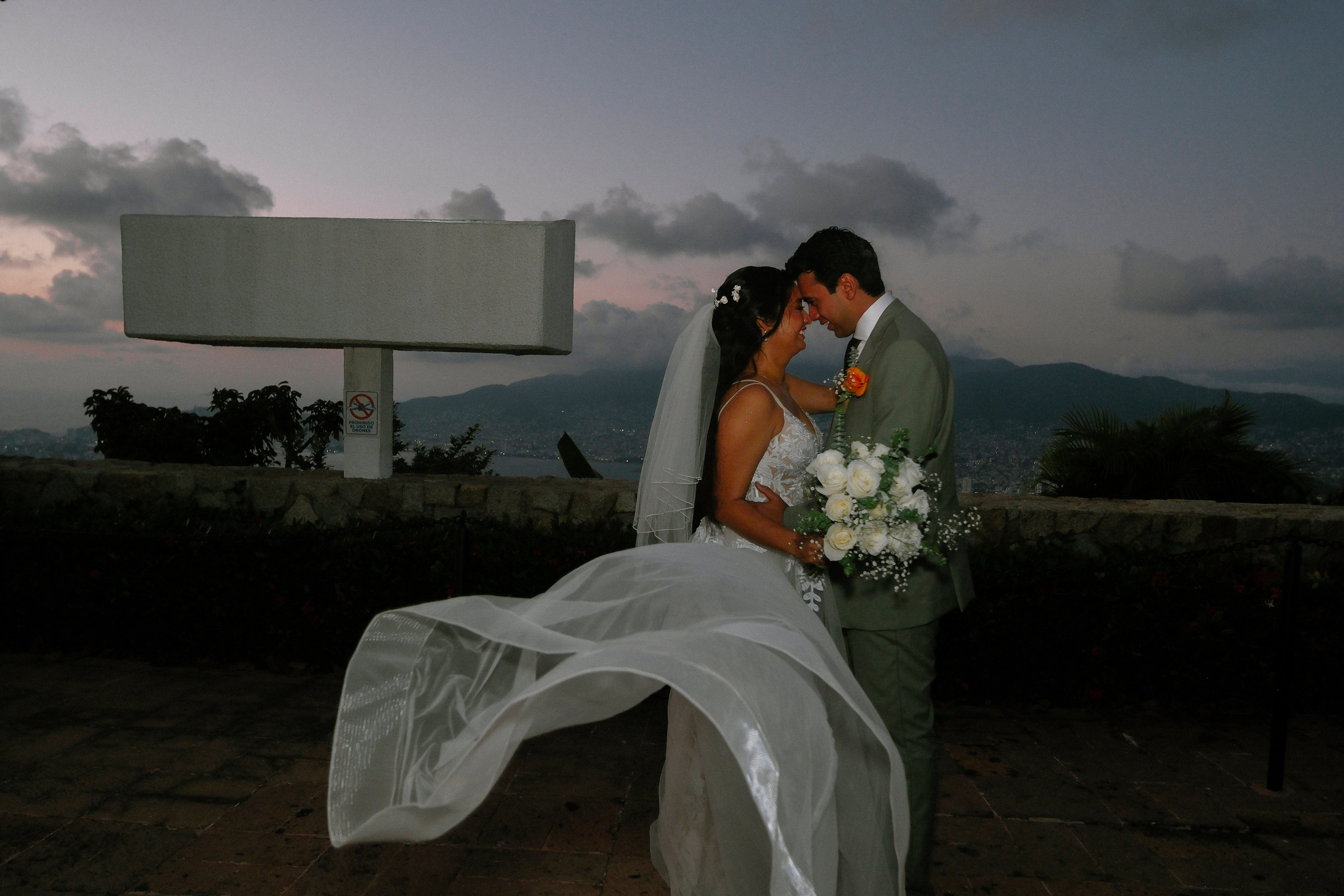 Ney & Cris / Acapulco. Wedding and family photographer in Mexico City